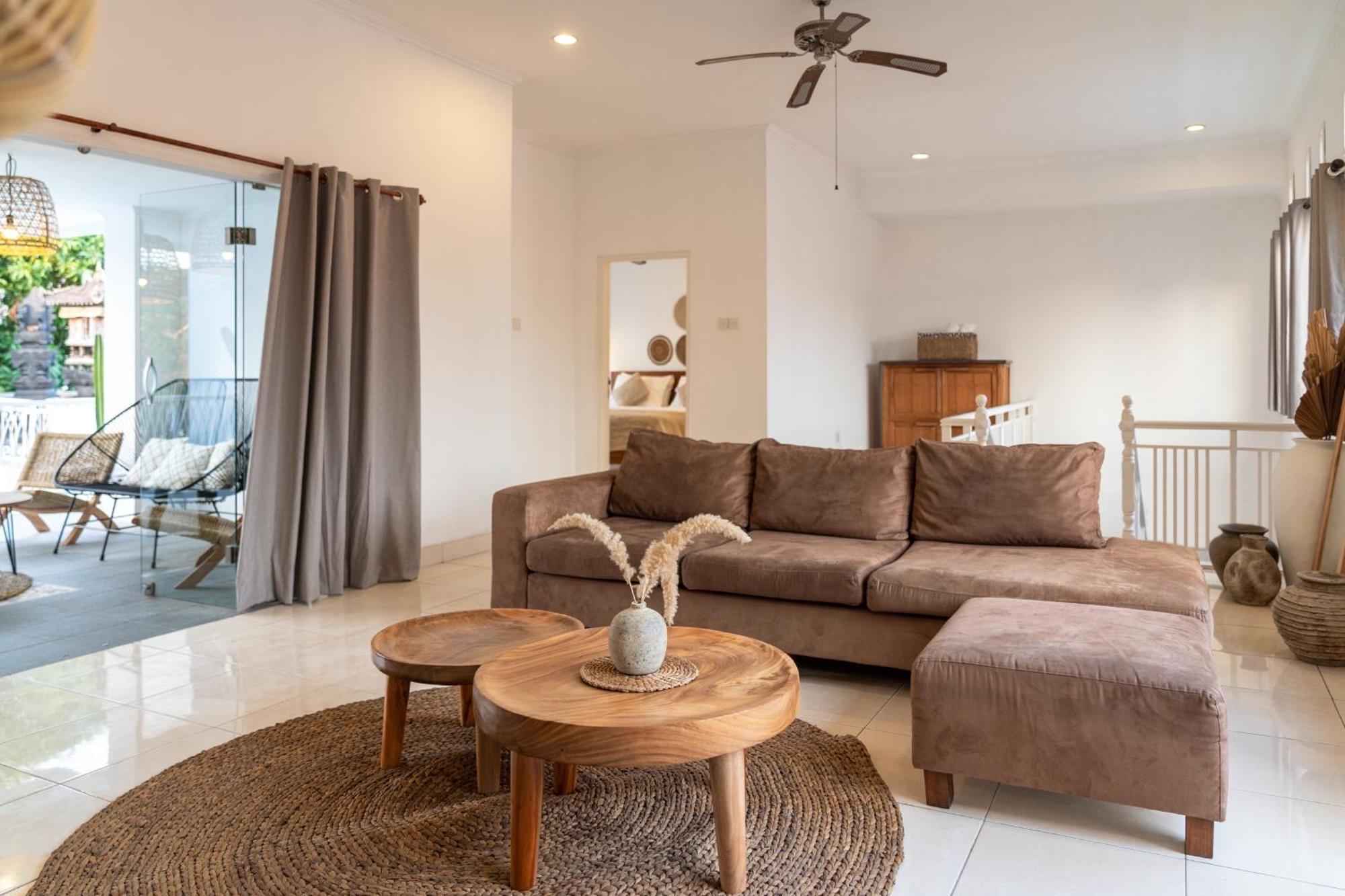 Pousada Casa De Lupe 5 Bedroom In Kerobokan Seminyak