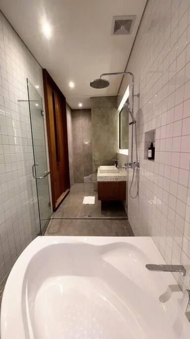 Villa Akhila 1 - 1 Bedroom Modern Tropical At The Heart Of Seminyak (Bali)