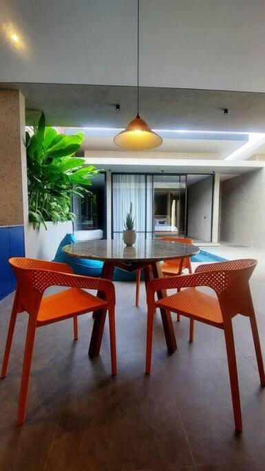 Akhila 1 - 1 Bedroom Modern Tropical At The Heart Of Villa Seminyak (Bali)