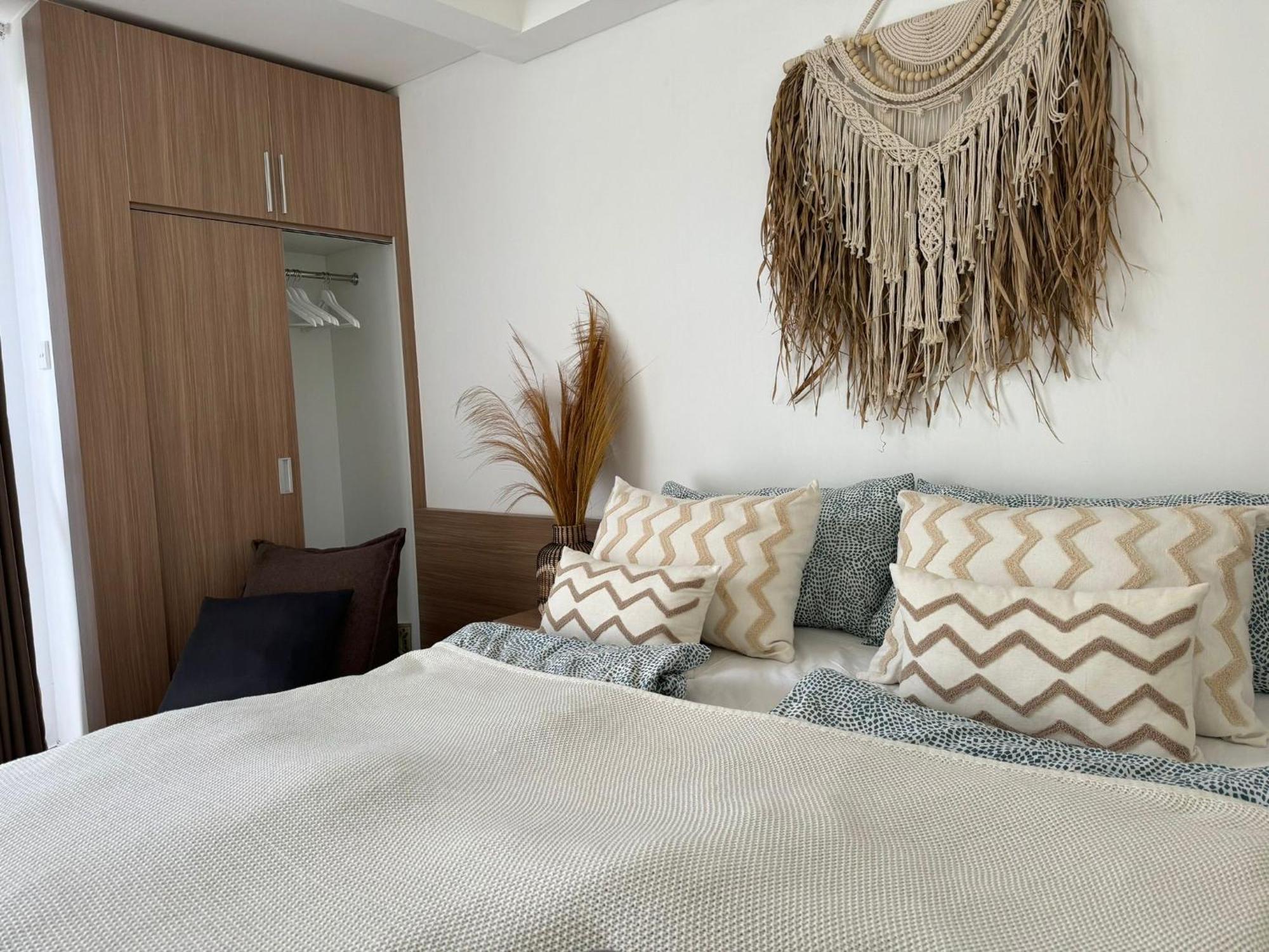 Homely, Cozy In 5 *