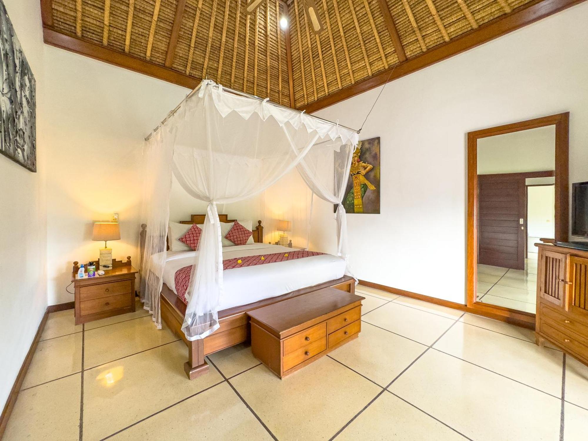 Bugis Kayu Aya * Seminyak