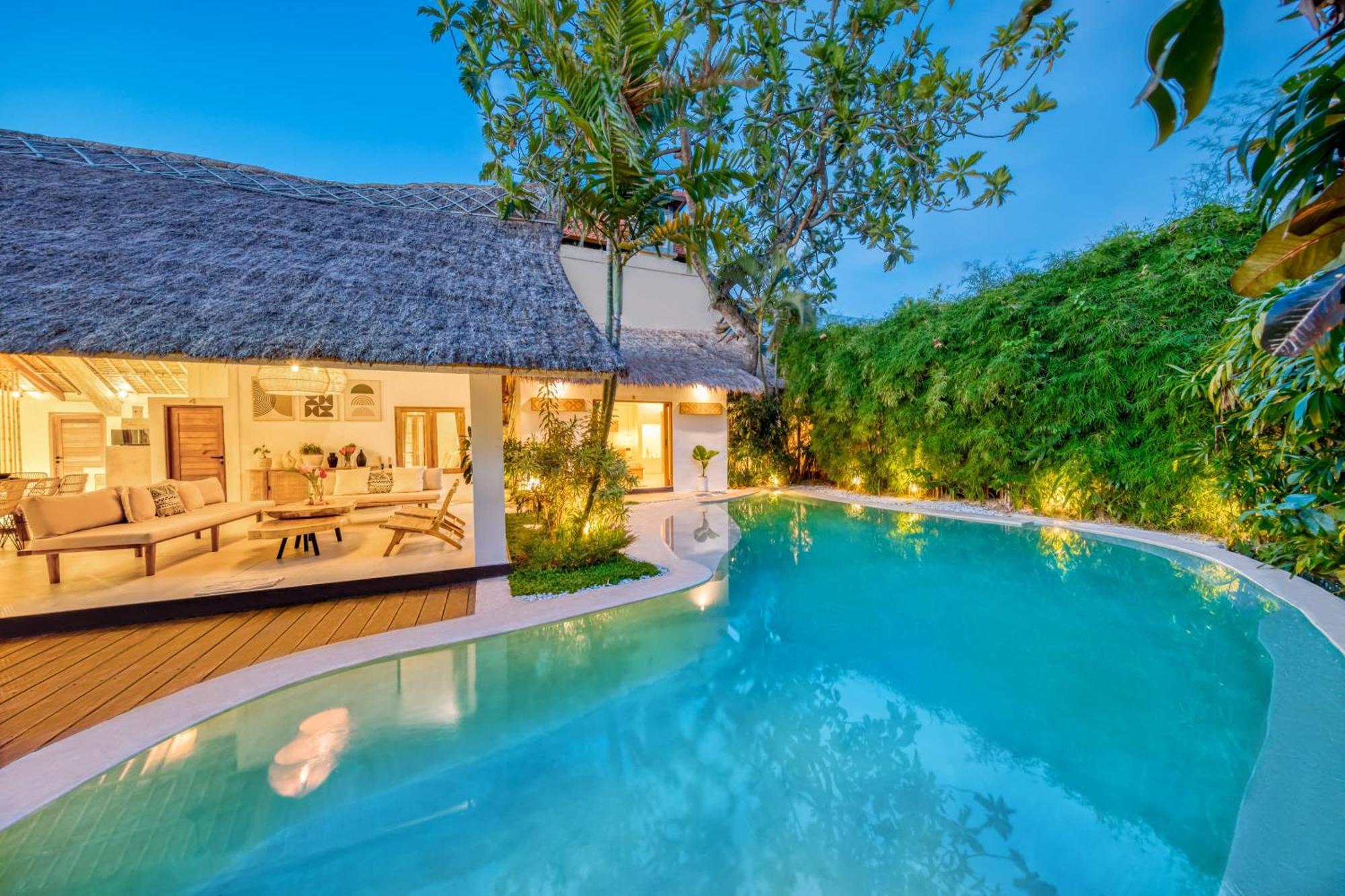 Villa Indigo - 5-bdr With Huge Pool And Garden Seminyak (Bali)
