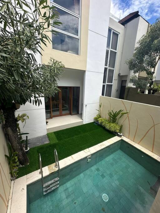 Nila Villa *