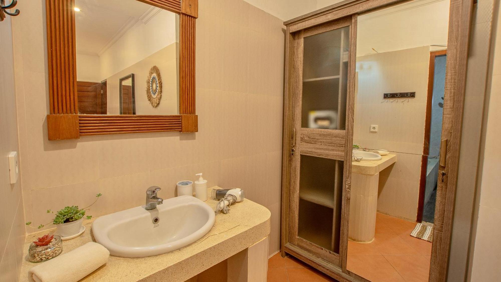 Villa Leluhur 2 - 3br, Free Nmax, Airport Pick Up And Yt Premium