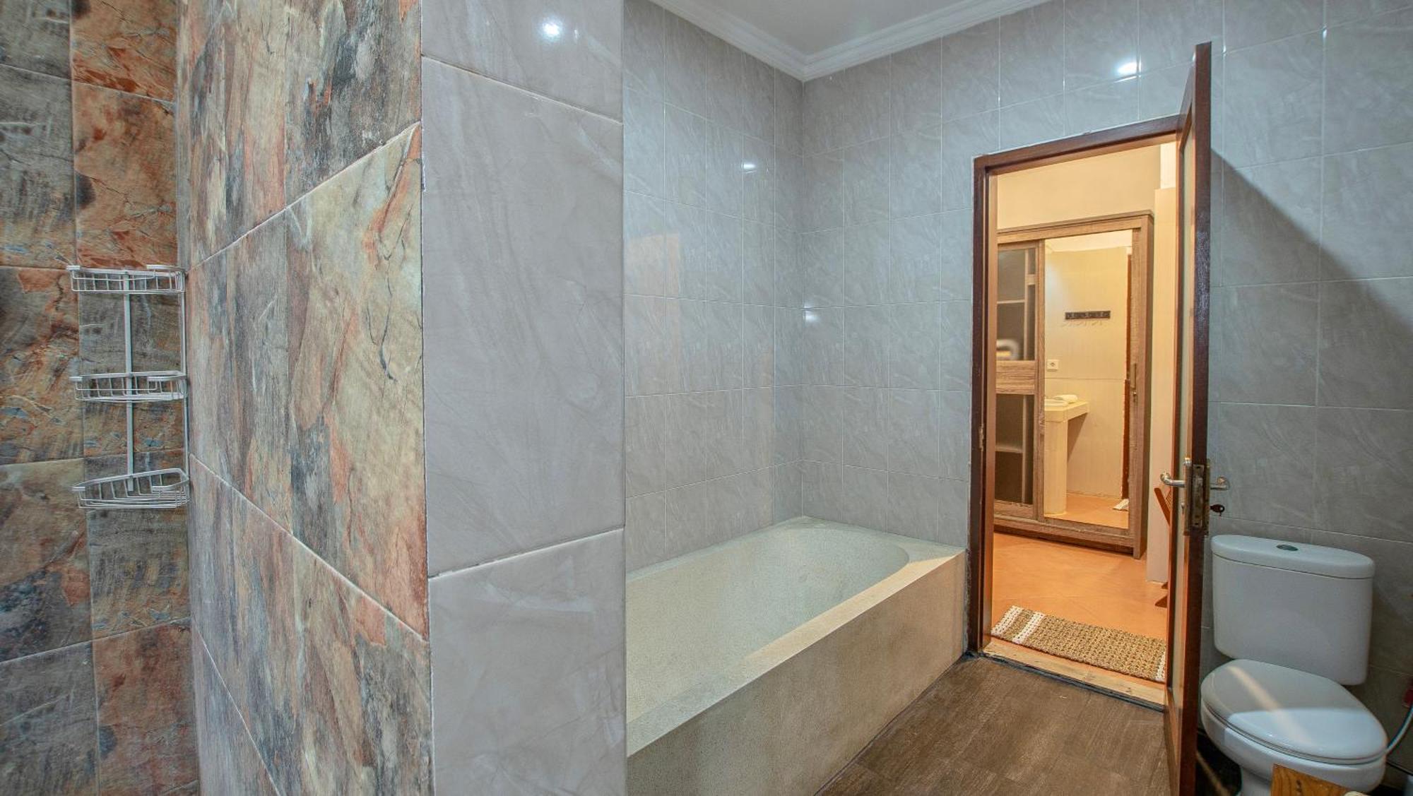 Villa Leluhur 2 - 3br, Free Nmax, Airport Pick Up And Yt Premium