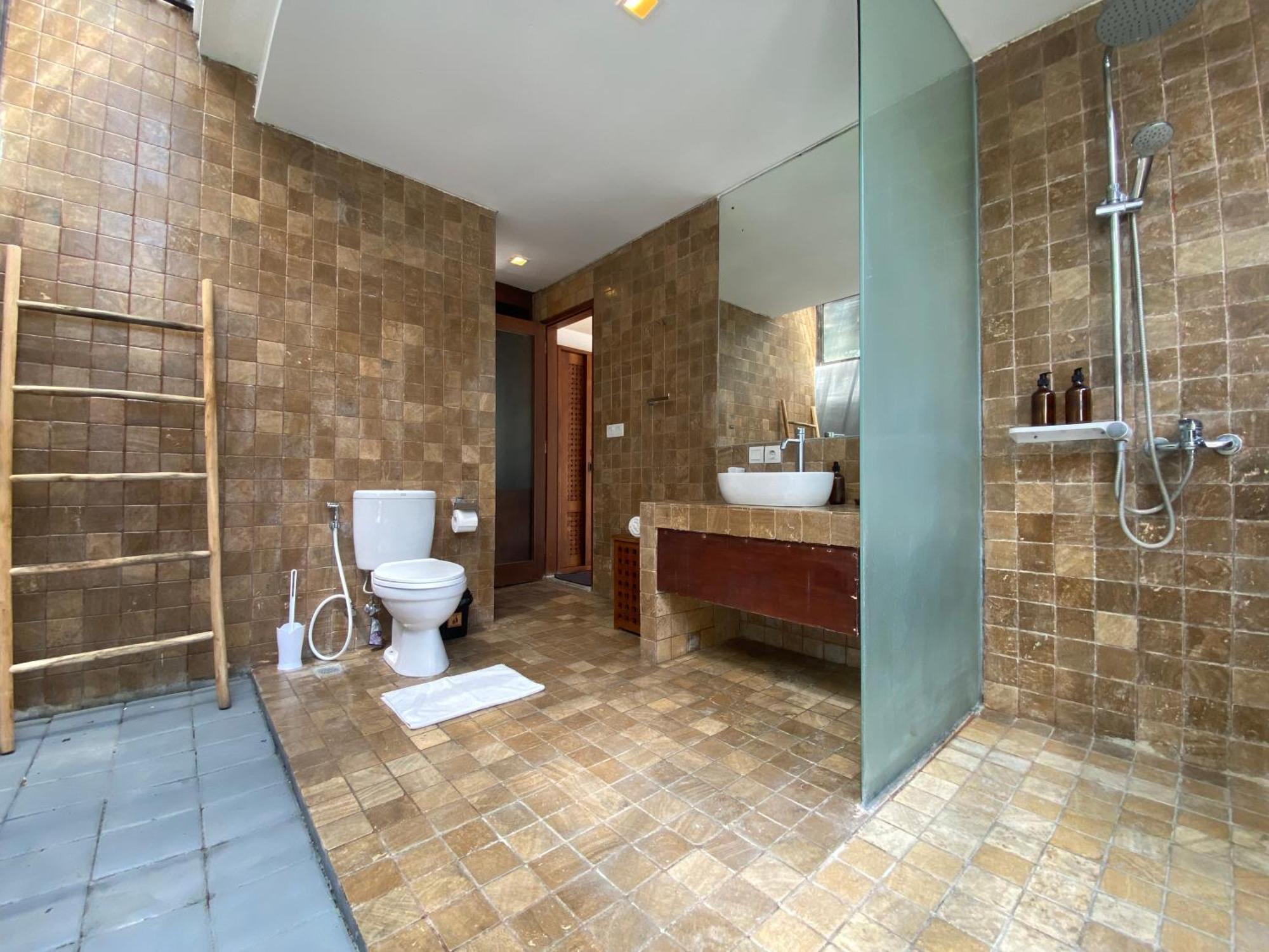 Spacious In Petitenget Location Villa *