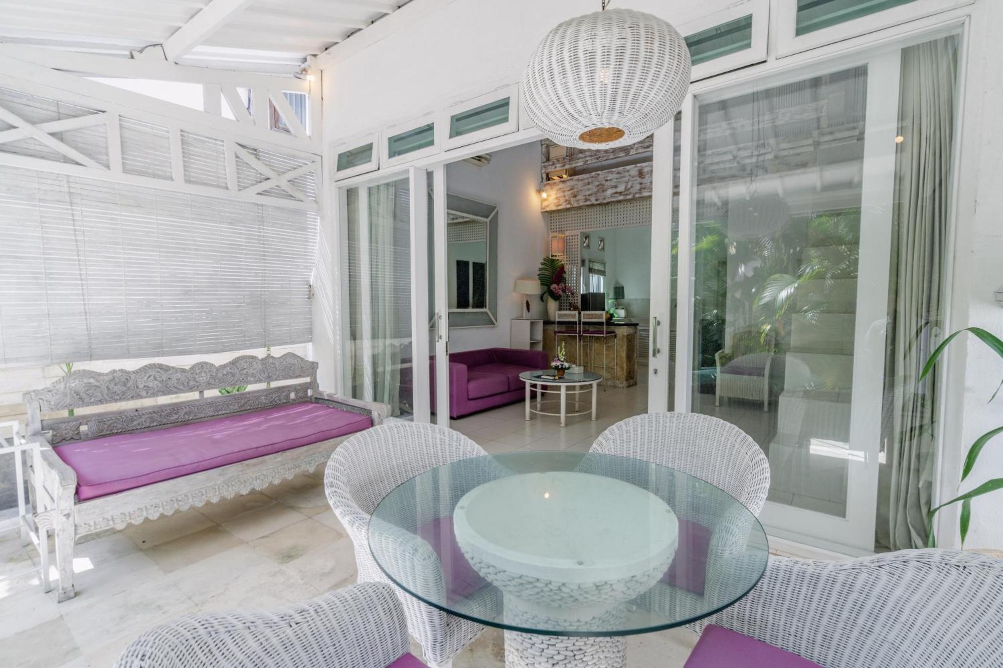 Very Spacious 4 Bedroom Near Villa *