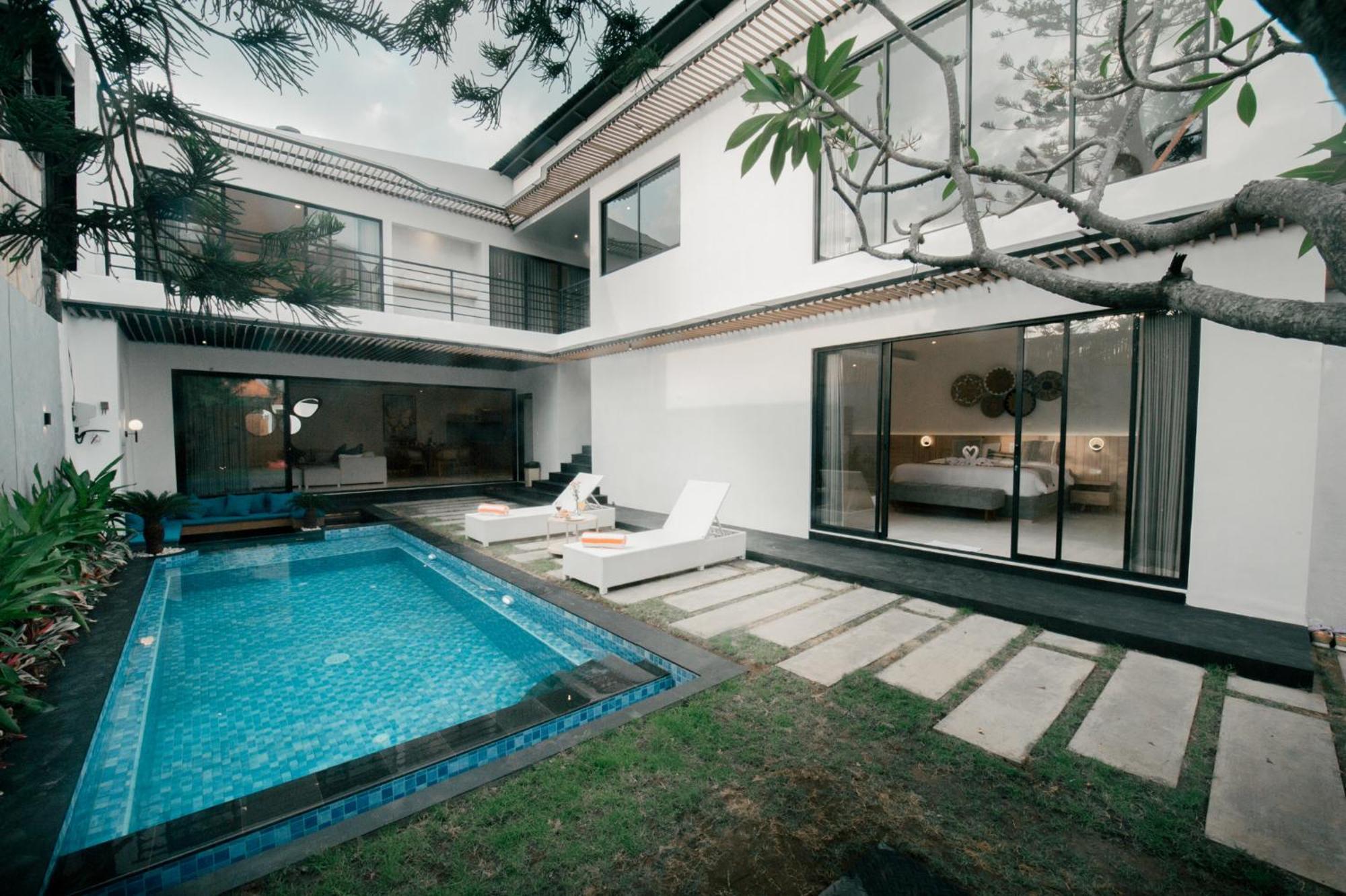 Villa 4bedroom Near Lafavela Seminyak (Bali)