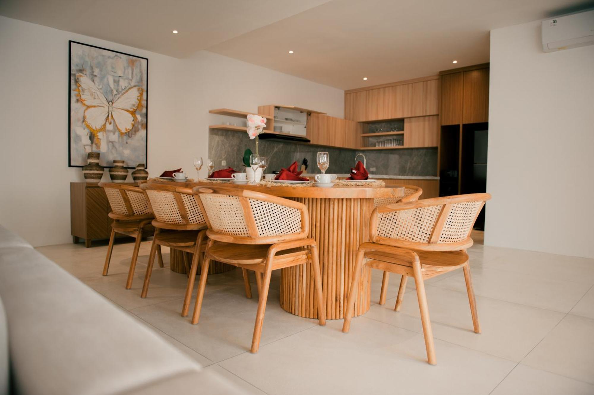 4bedroom Near Lafavela * Seminyak (Bali)
