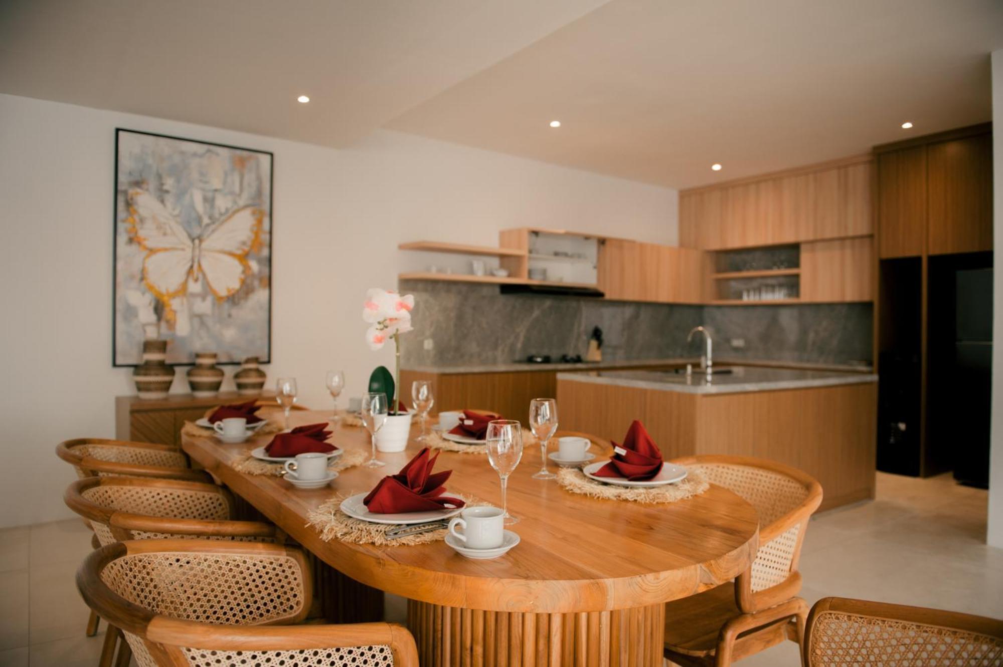 Villa 4bedroom Near Lafavela Seminyak (Bali)