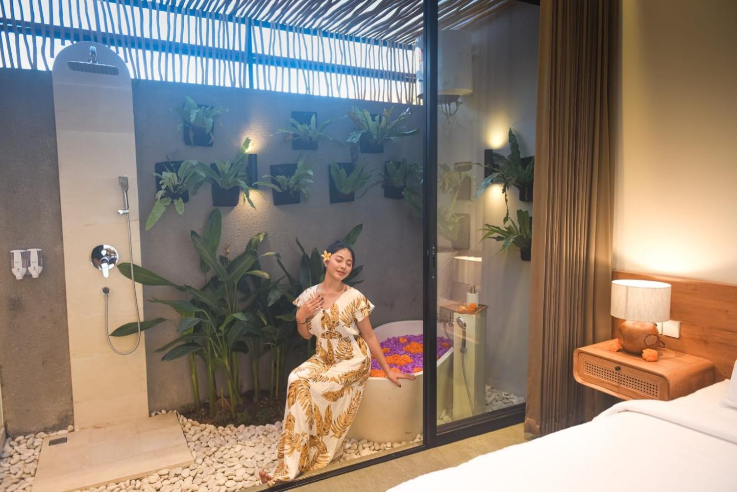 Mika * Seminyak (Bali)