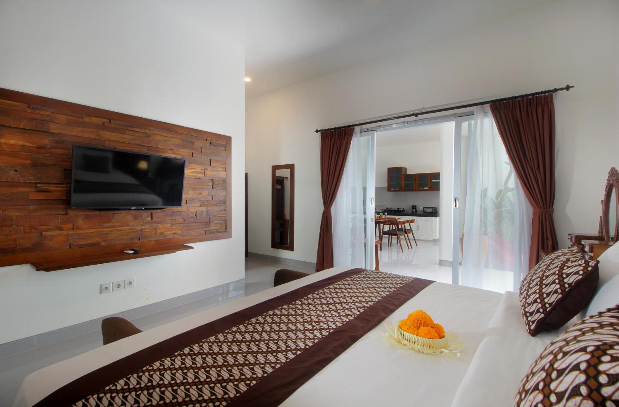 Villa Bougainvillea By Parigata *