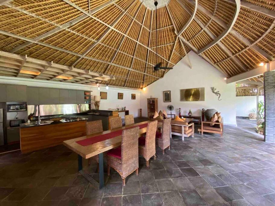 Suara Ocean - A Cozy 3 Bedrooms With Pool Seminyak (Bali)