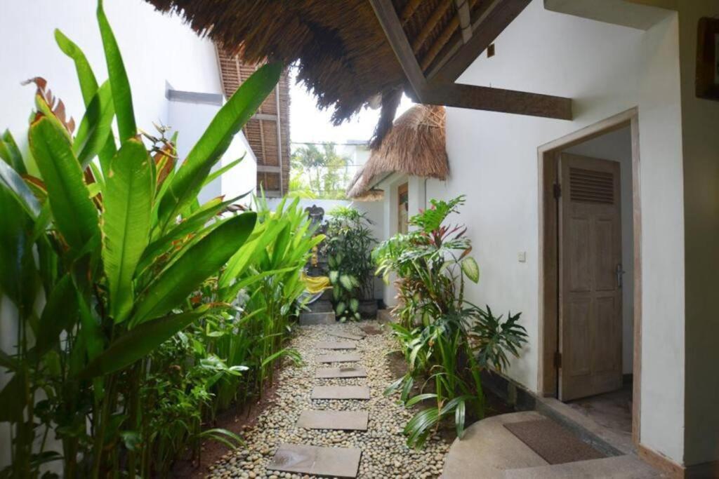 Suara Ocean - A Cozy 3 Bedrooms With Pool Villa Seminyak (Bali)