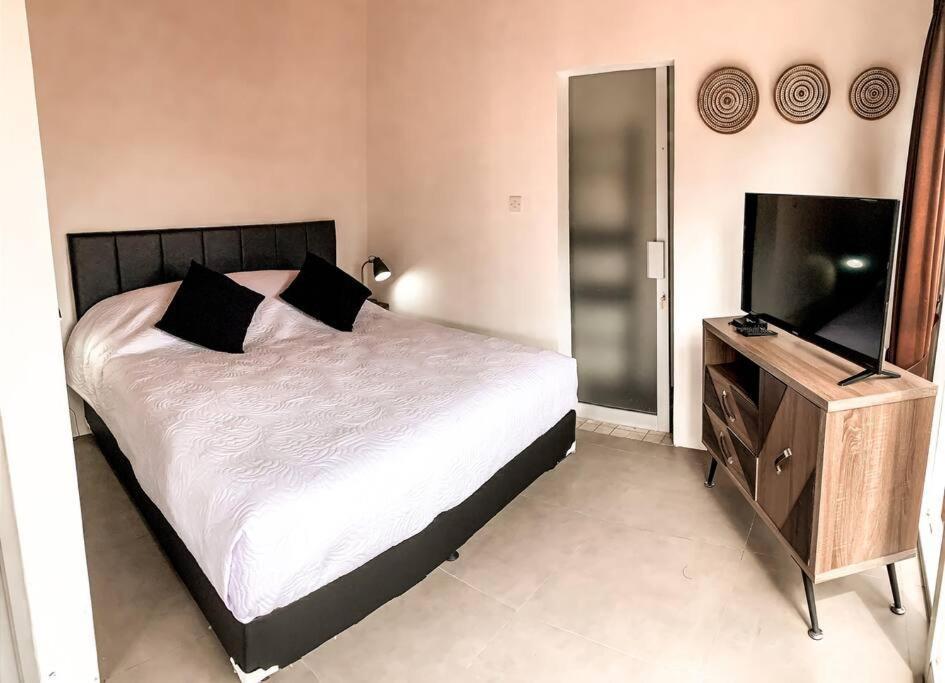 Elegant 5 Bdr In The Heart Of Seminyak
