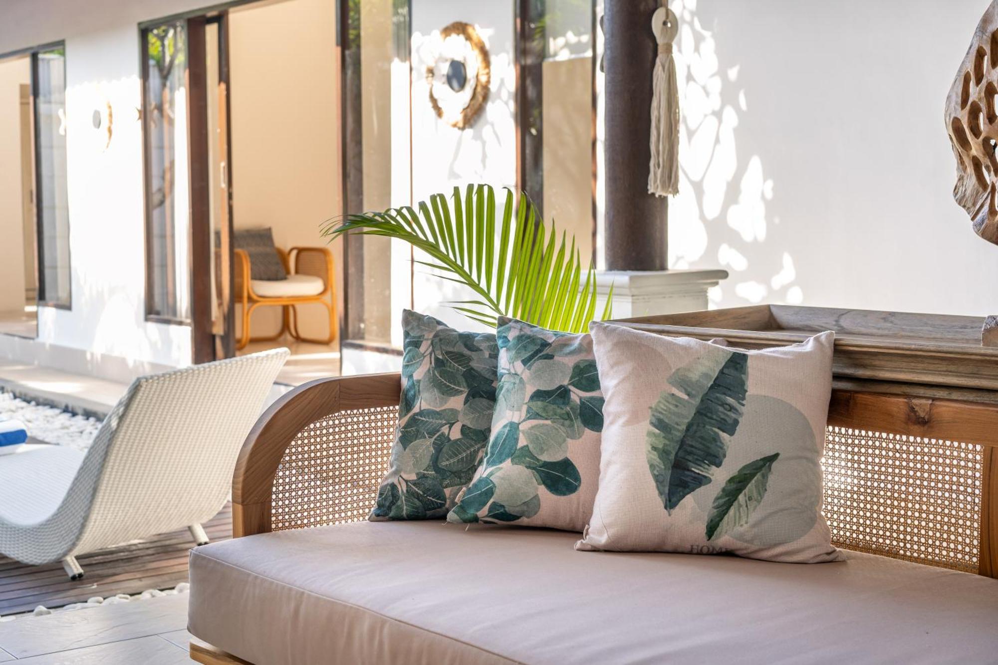 Free Pick-up Balinese Style Tropical Private Pool With 2 Bedrooms