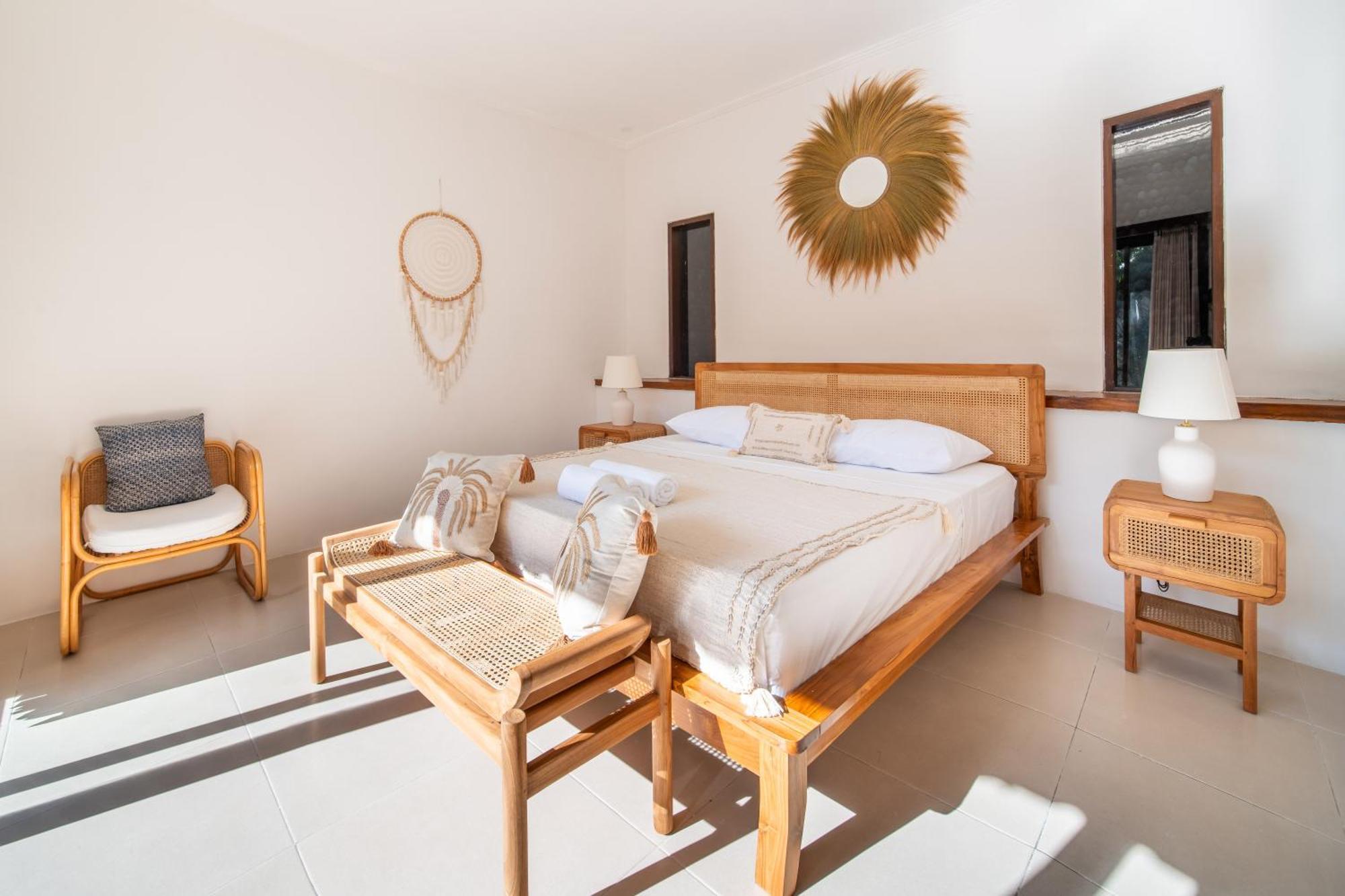 Free Pick-up Balinese Style Tropical Private Pool With 2 Bedrooms Seminyak (Bali)