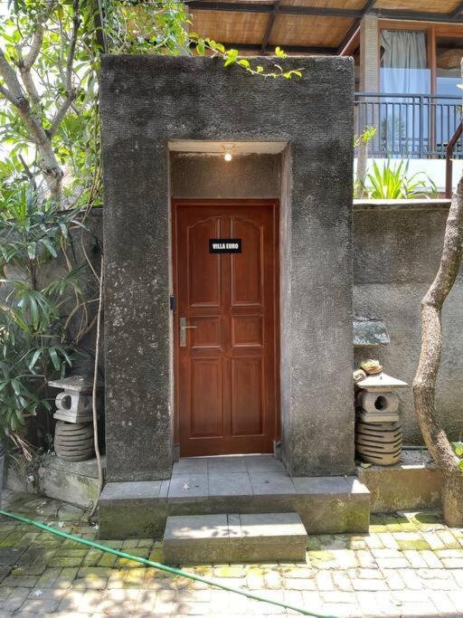 Euro * Seminyak (Bali)