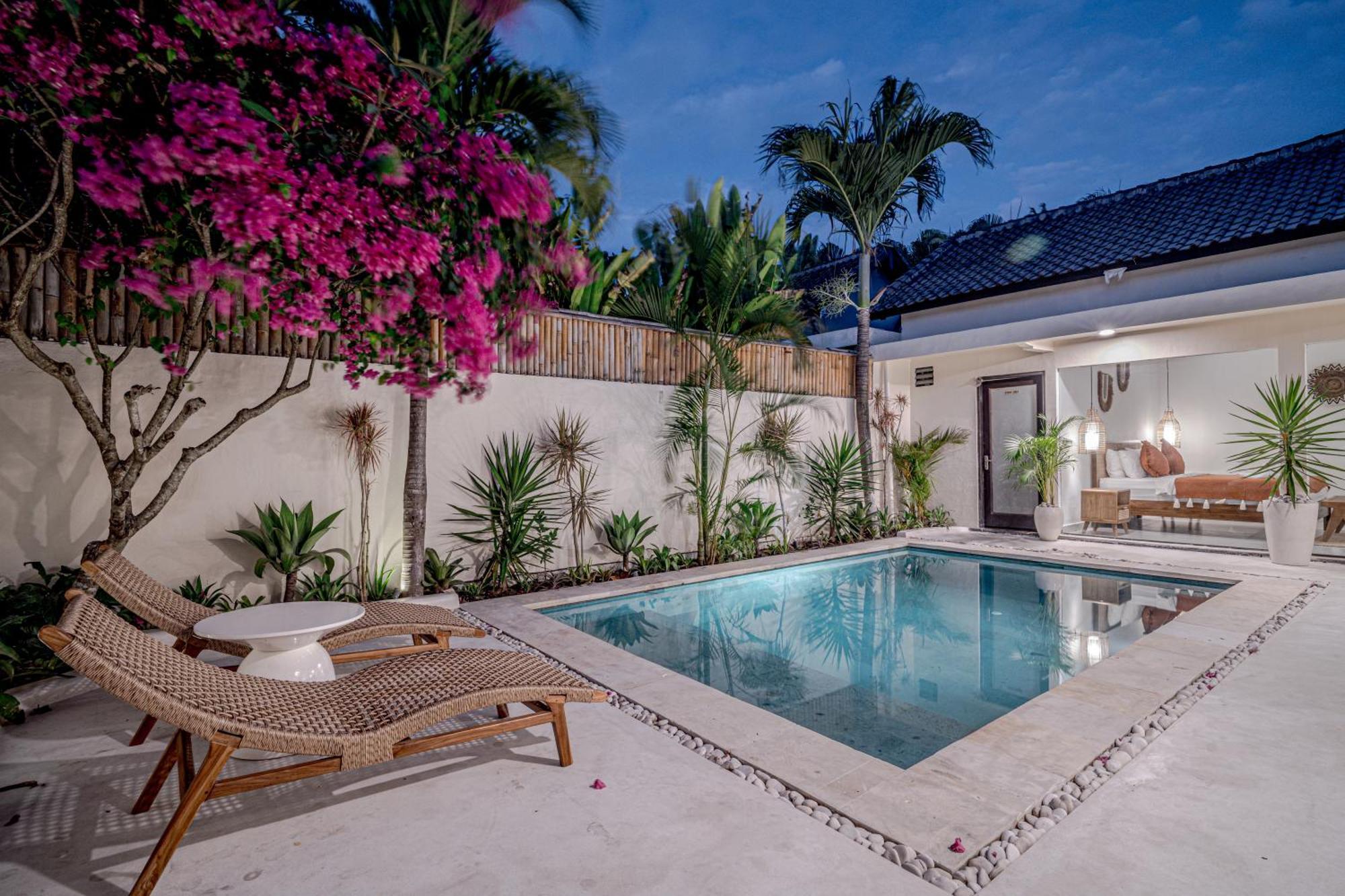 Lemone 5 By Bali Solutions Villa