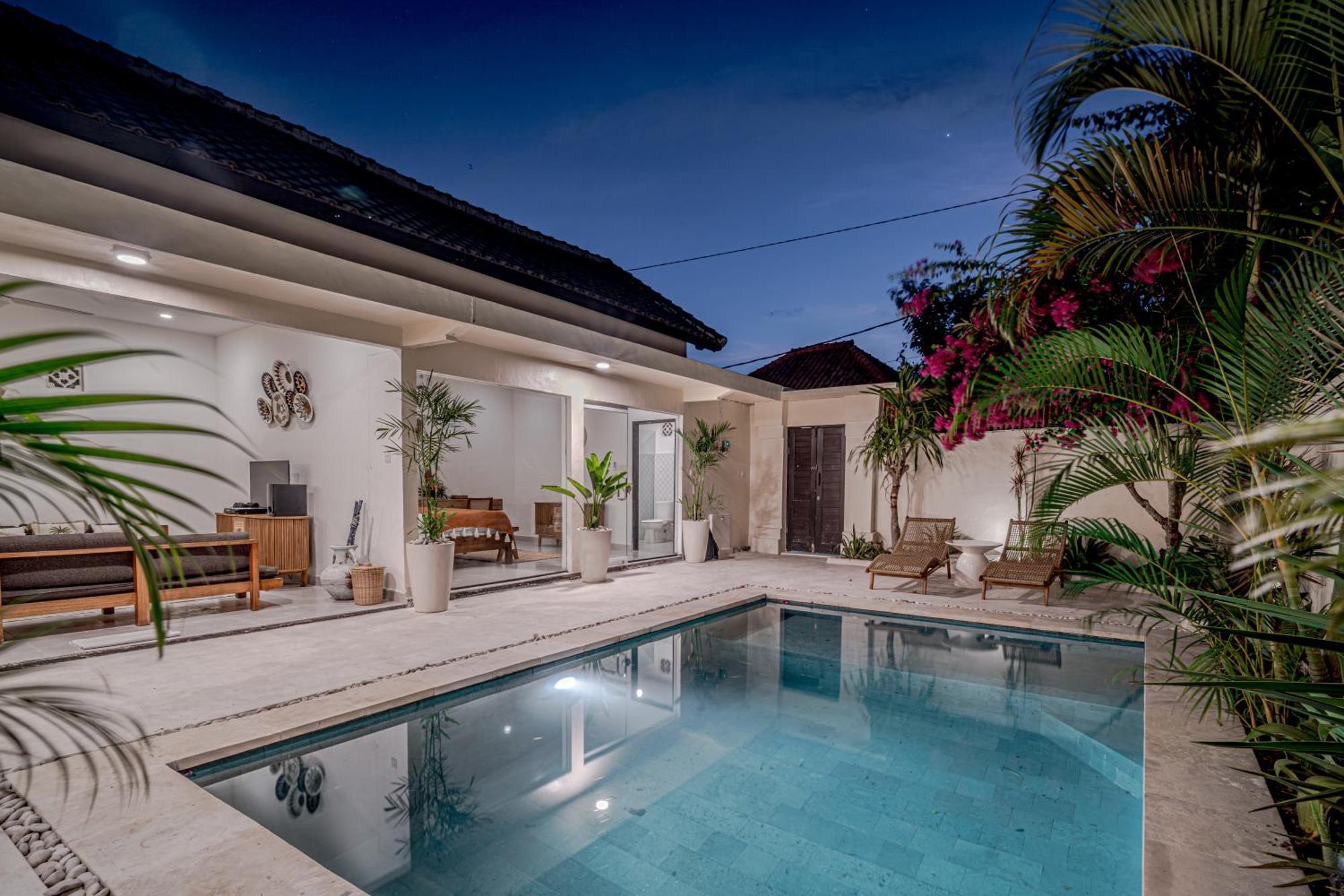 Lemone 5 By Bali Solutions Villa *