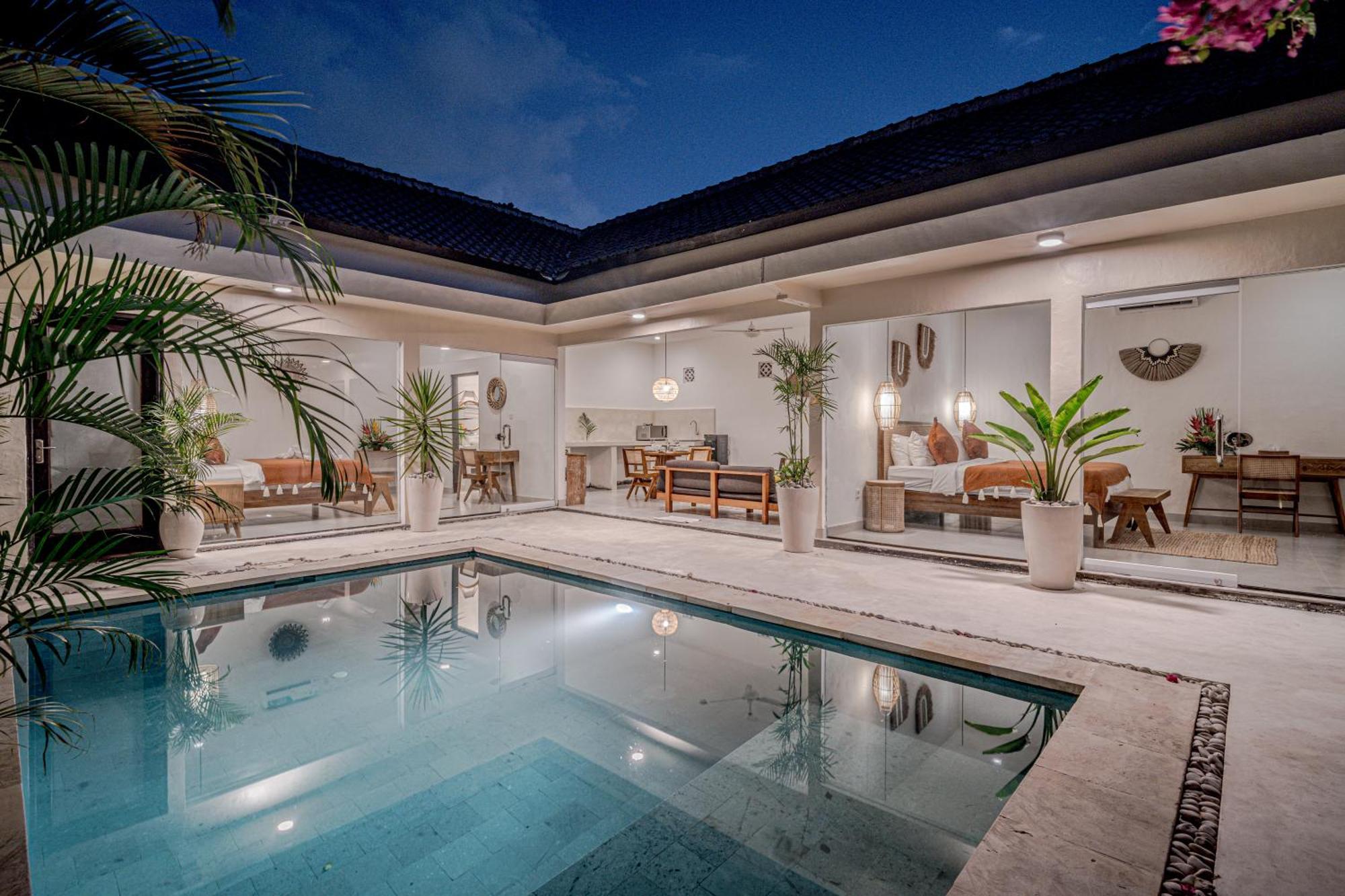 Lemone 5 By Bali Solutions Villa *