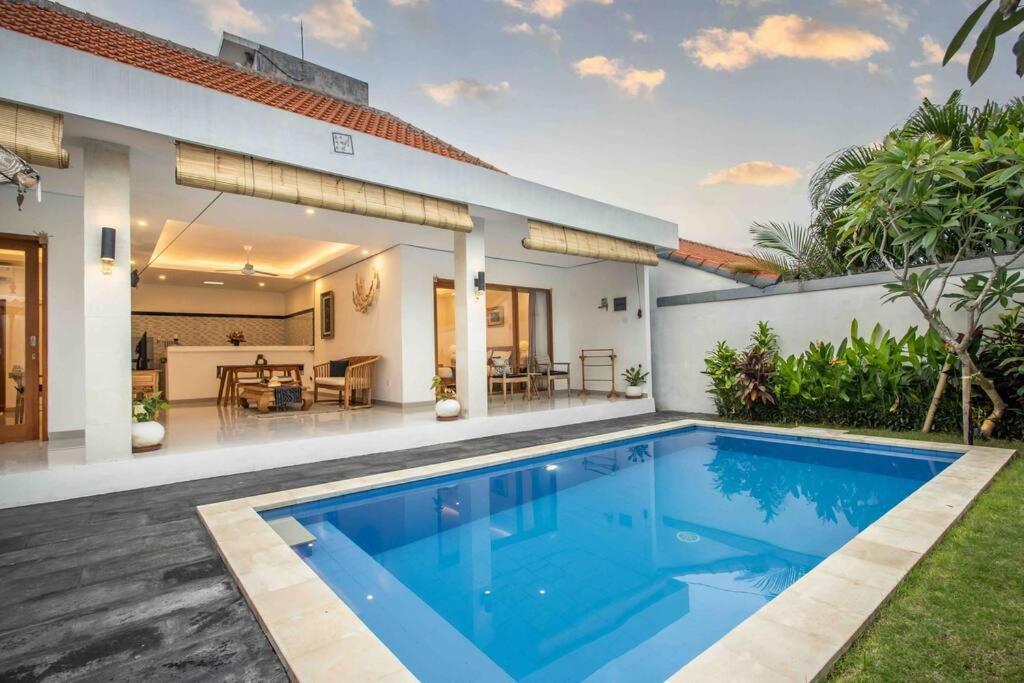 Bens Mertanadi Two-bedroom With Private Pool Kuta Villa Seminyak (Bali)