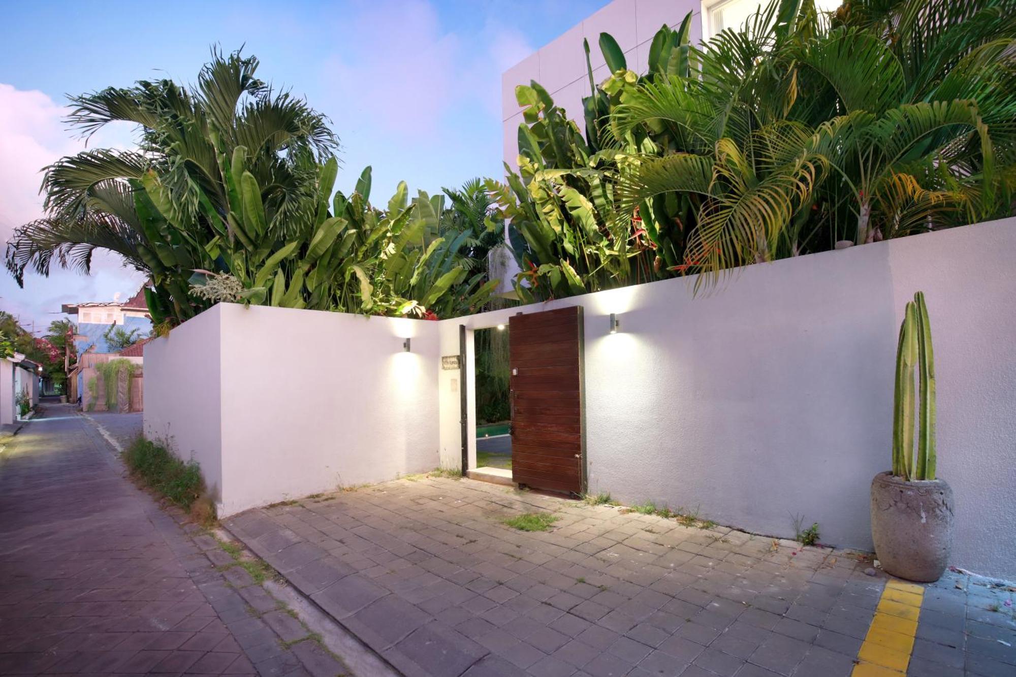 Indaros * Seminyak (Bali)