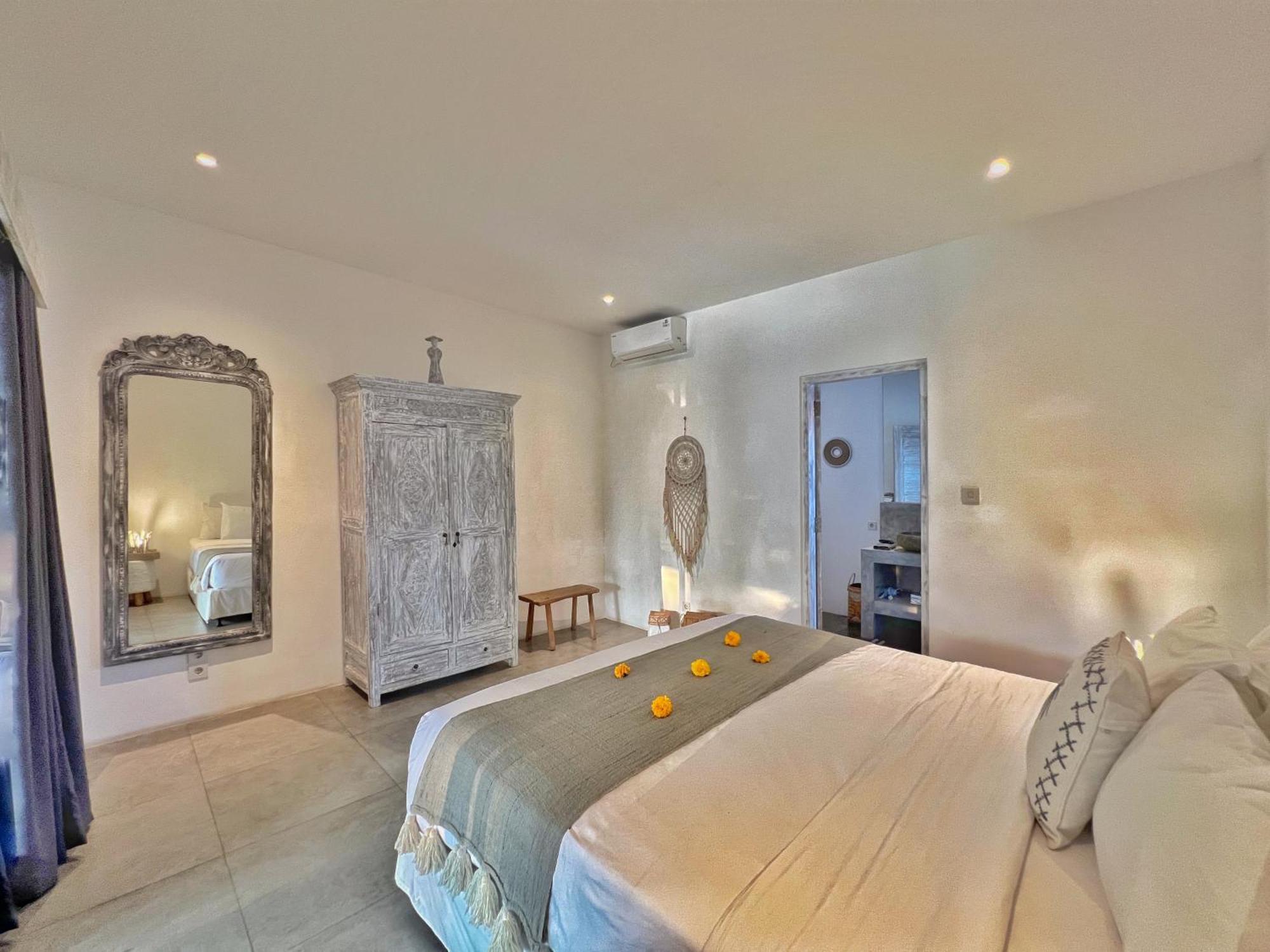 Rocher - Modern 3 Bedroom Batu Belig 3 Min Villa *