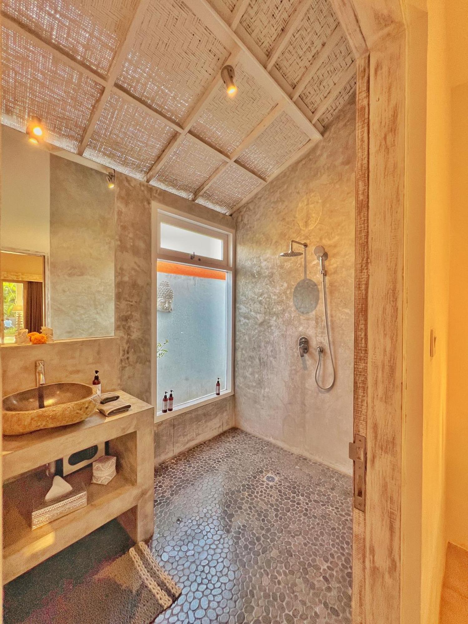 Rocher - Modern 3 Bedroom Batu Belig 3 Min *