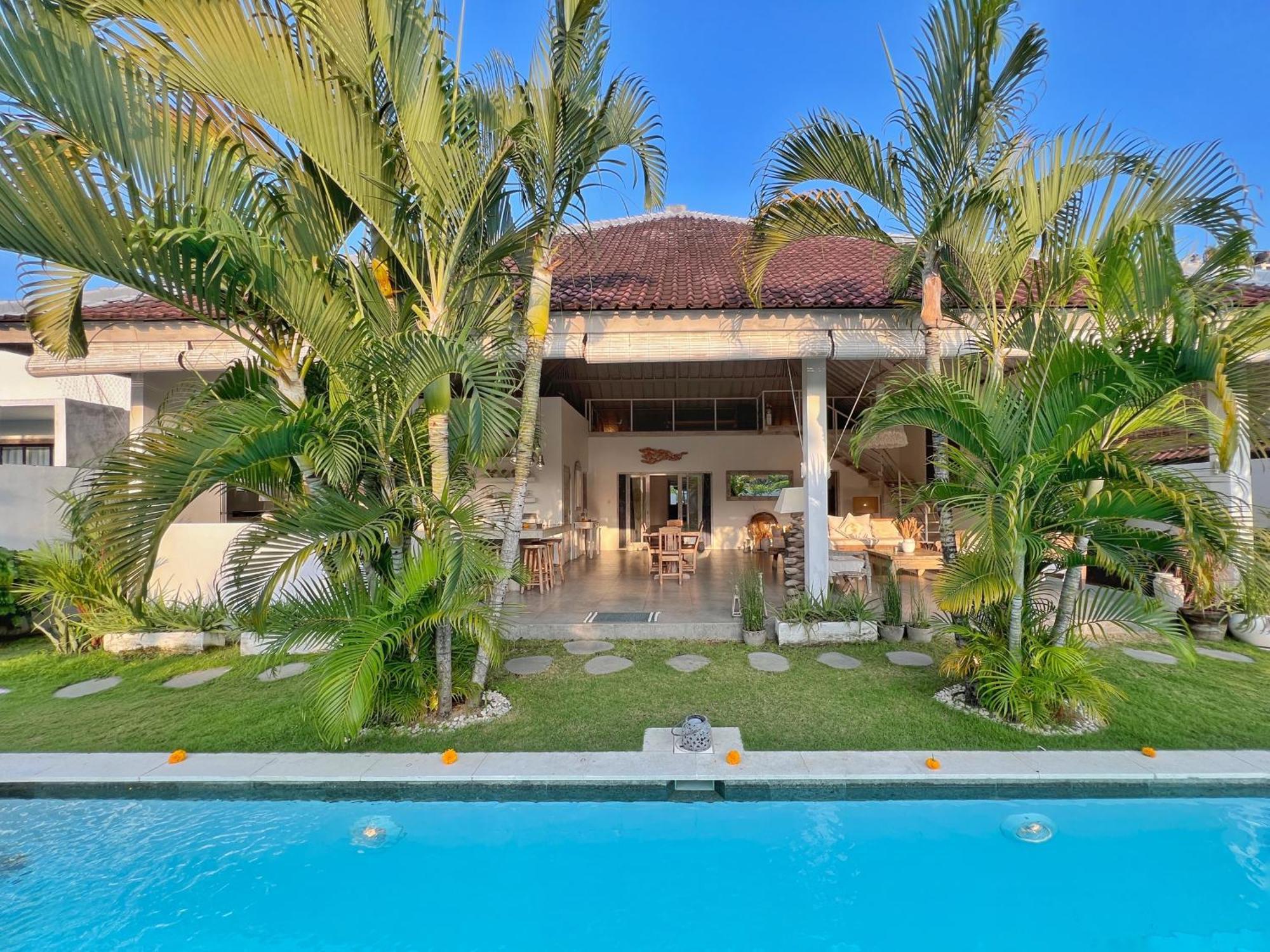 Rocher - Modern 3 Bedroom Batu Belig 3 Min Villa *