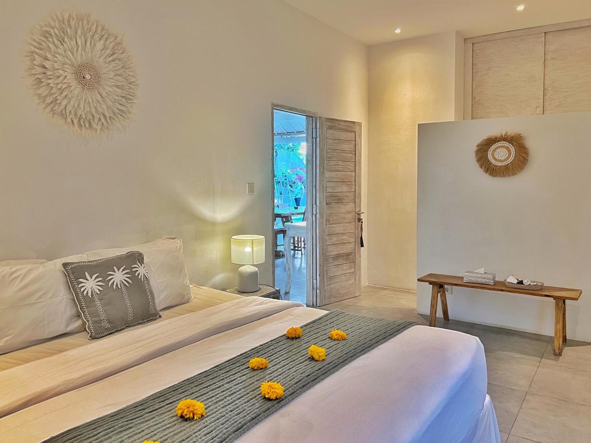 Rocher - Modern 3 Bedroom Batu Belig 3 Min Seminyak (Bali)