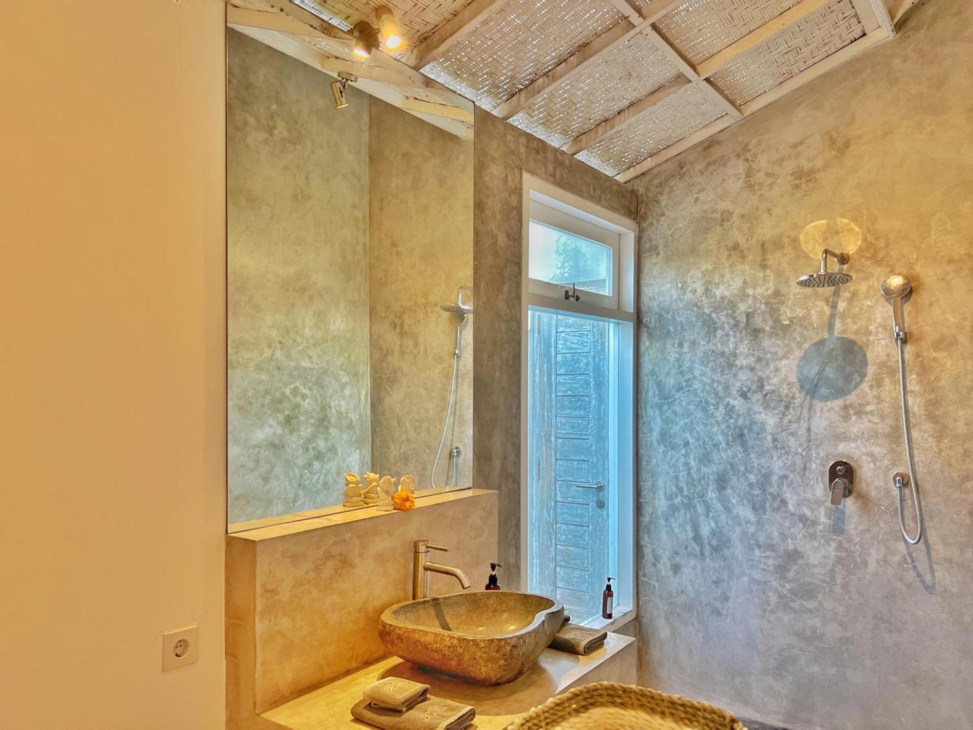 Rocher - Modern 3 Bedroom Batu Belig 3 Min