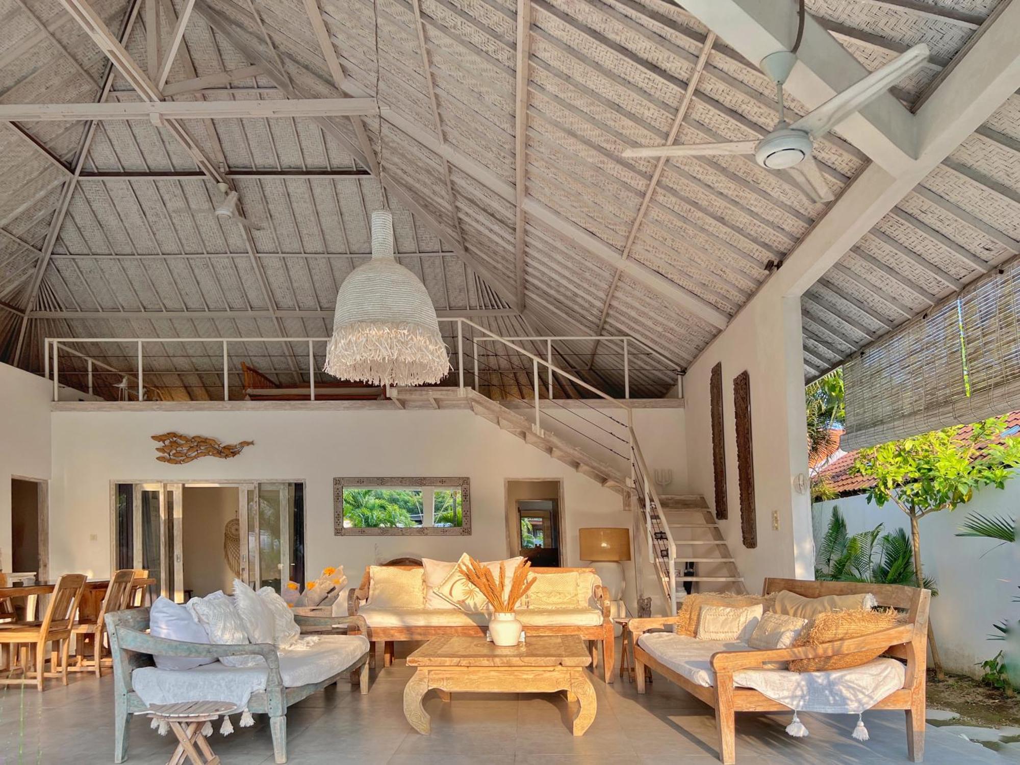 Villa Rocher - Modern 3 Bedroom Batu Belig 3 Min