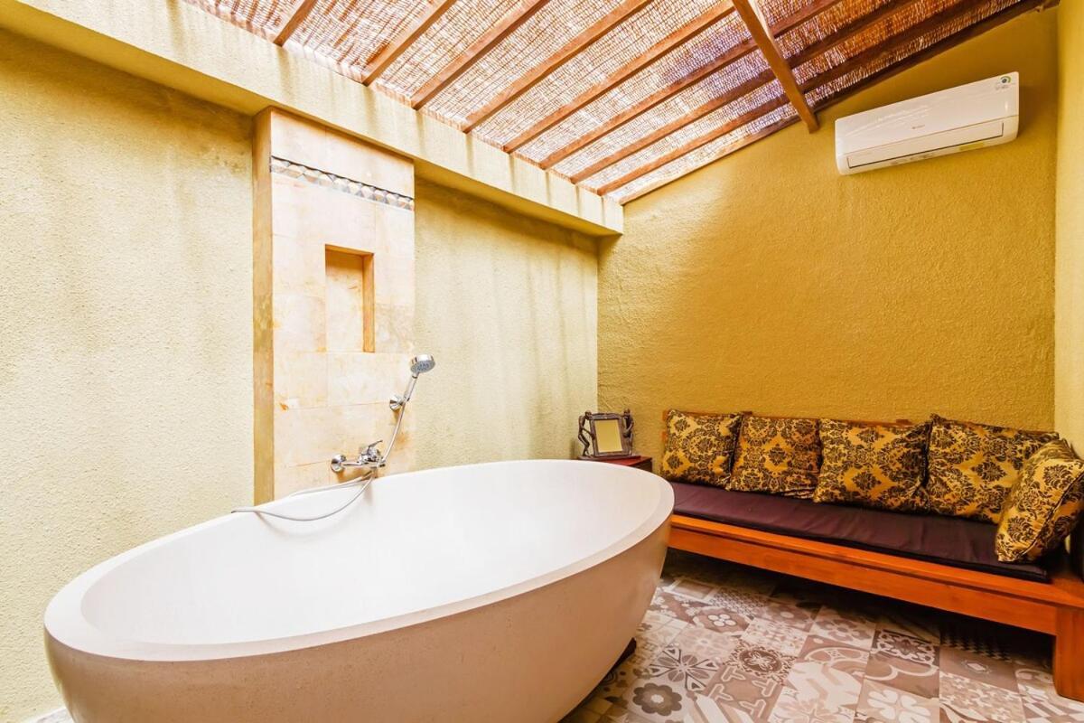 Villa Awesome 1br In The Heart Of Seminyak (Bali)