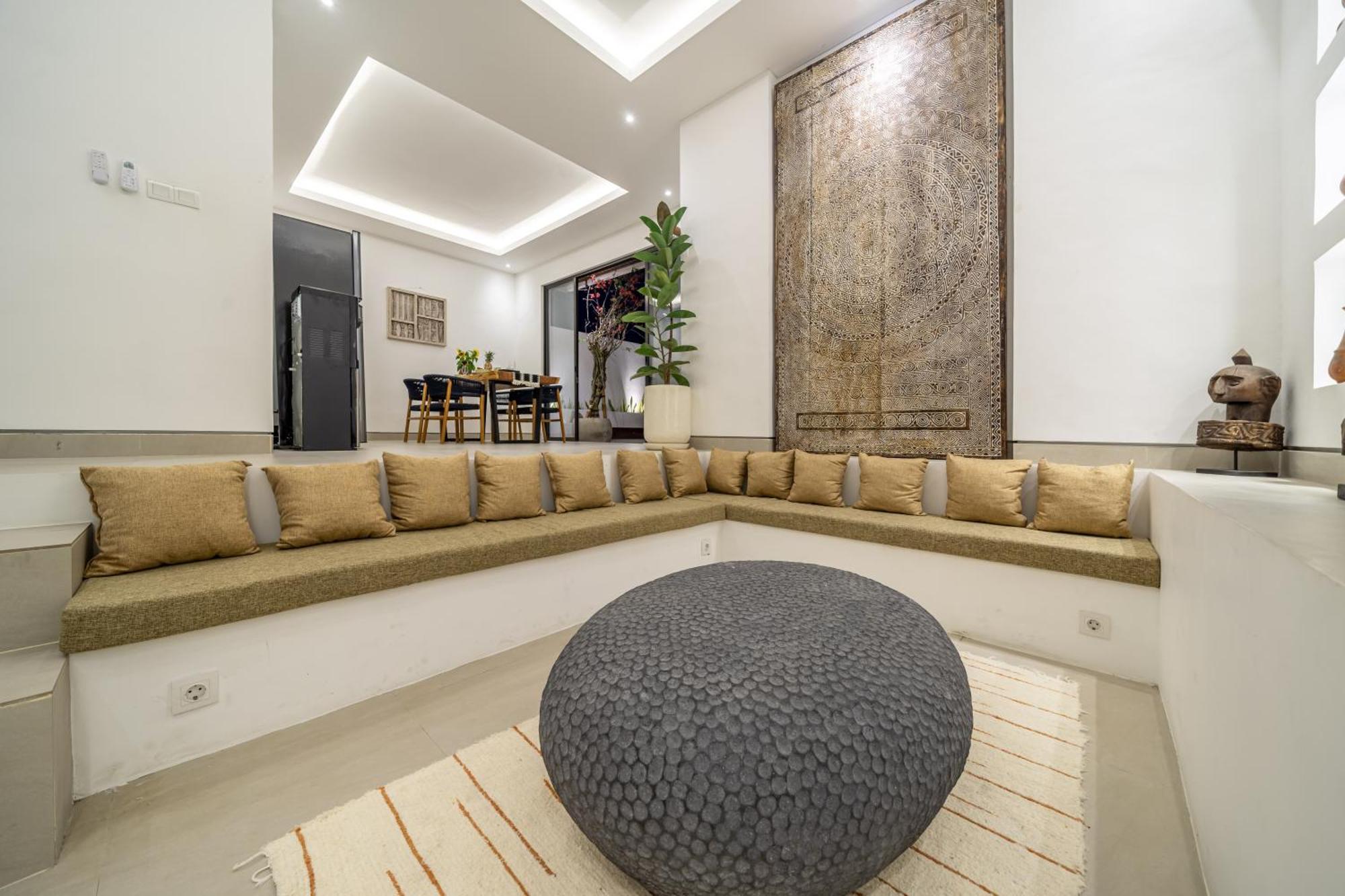 Sanjama - Unwind In Style - Brand New With A Private Pool In Bali Location
