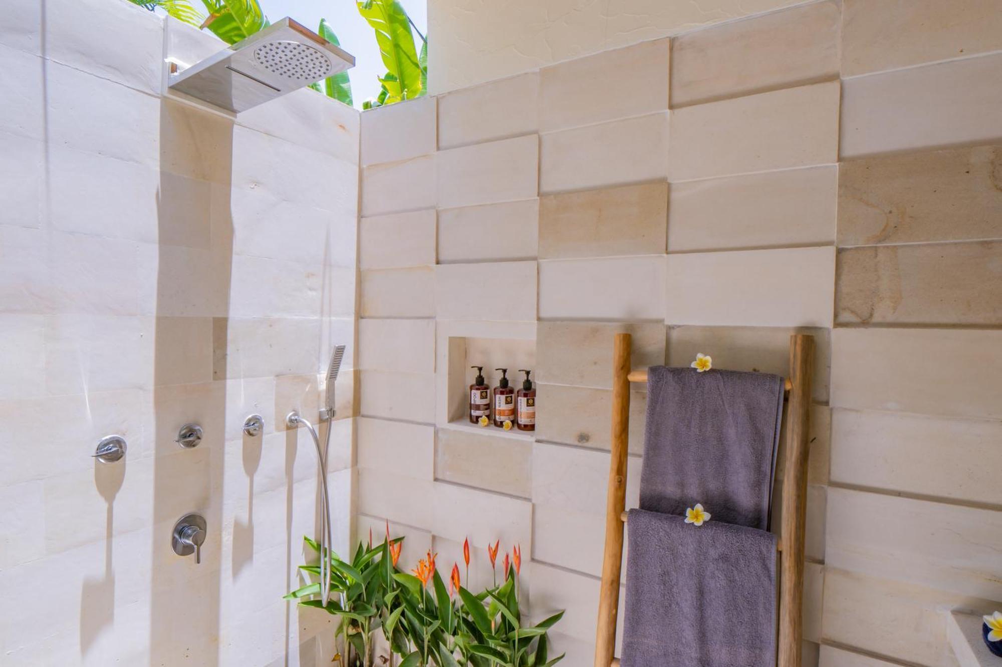 Lea Luxury Oasis In Umalas With Private Pool 4br Vila *