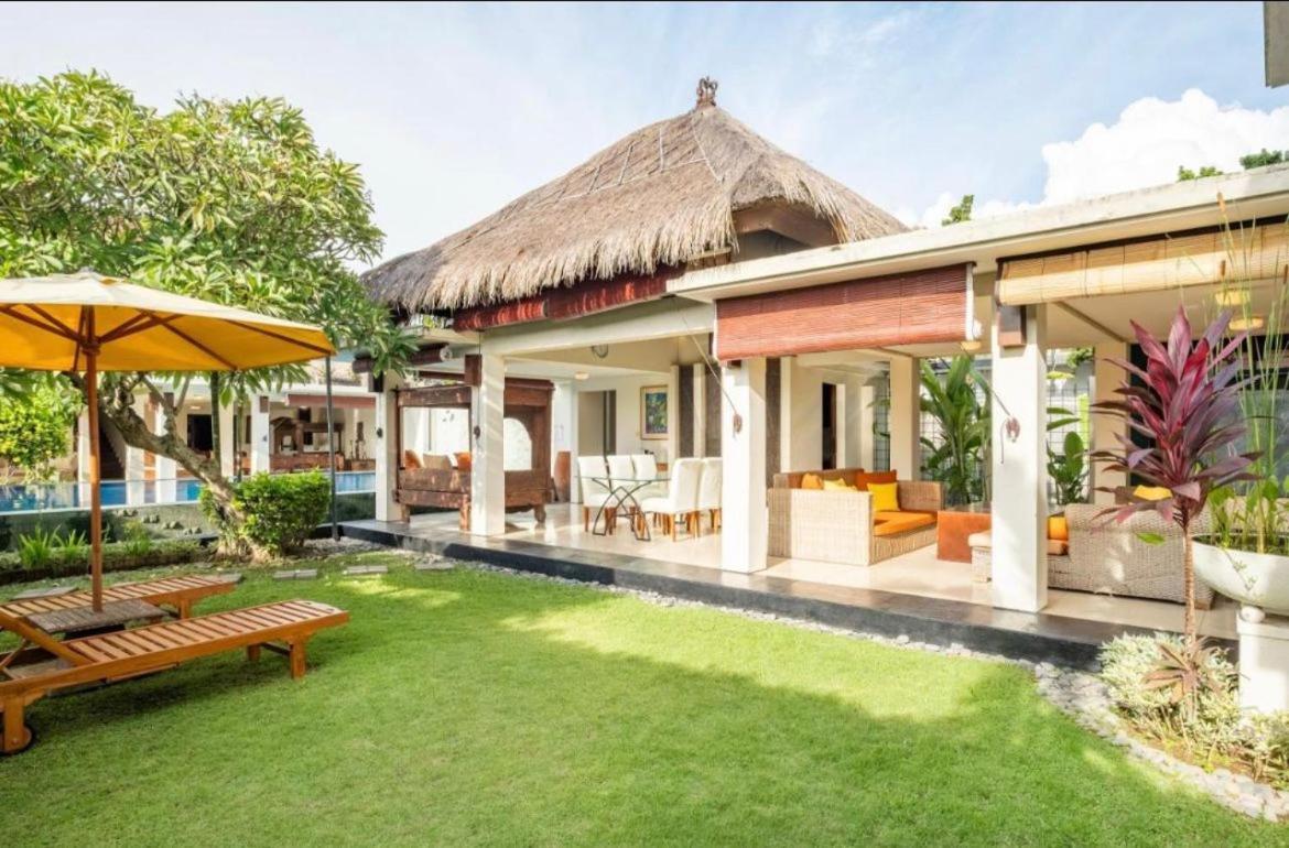 Villa 4 Bedroom Private Umalas 2