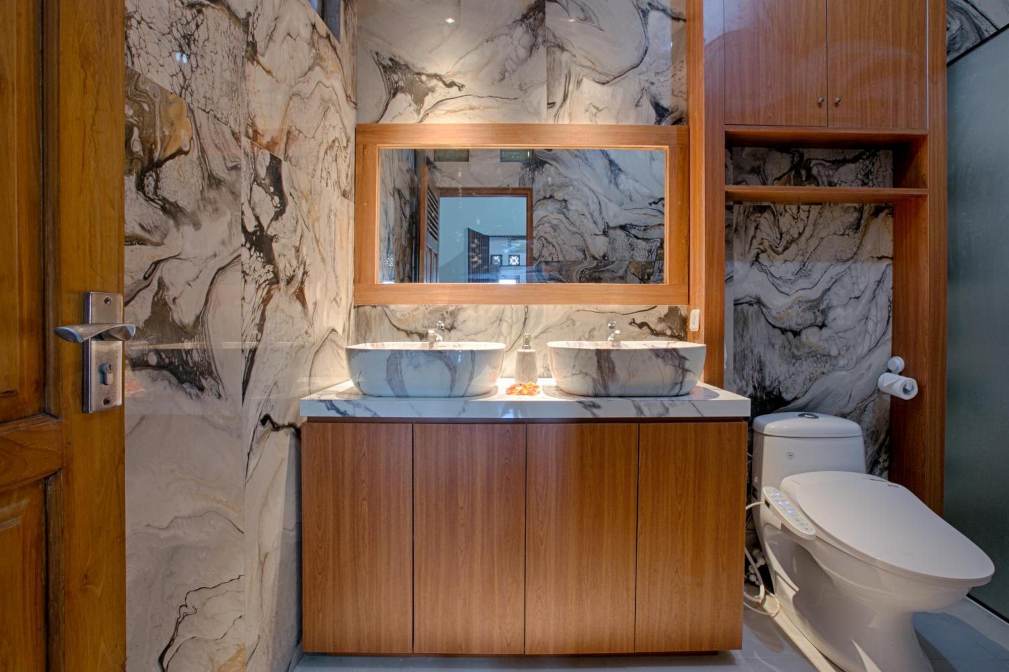Calgary Villa