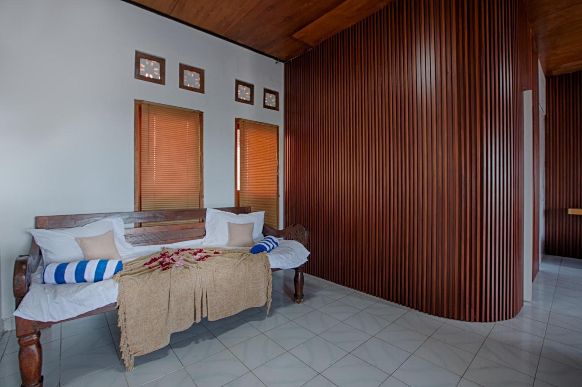 Calgary * Seminyak (Bali)
