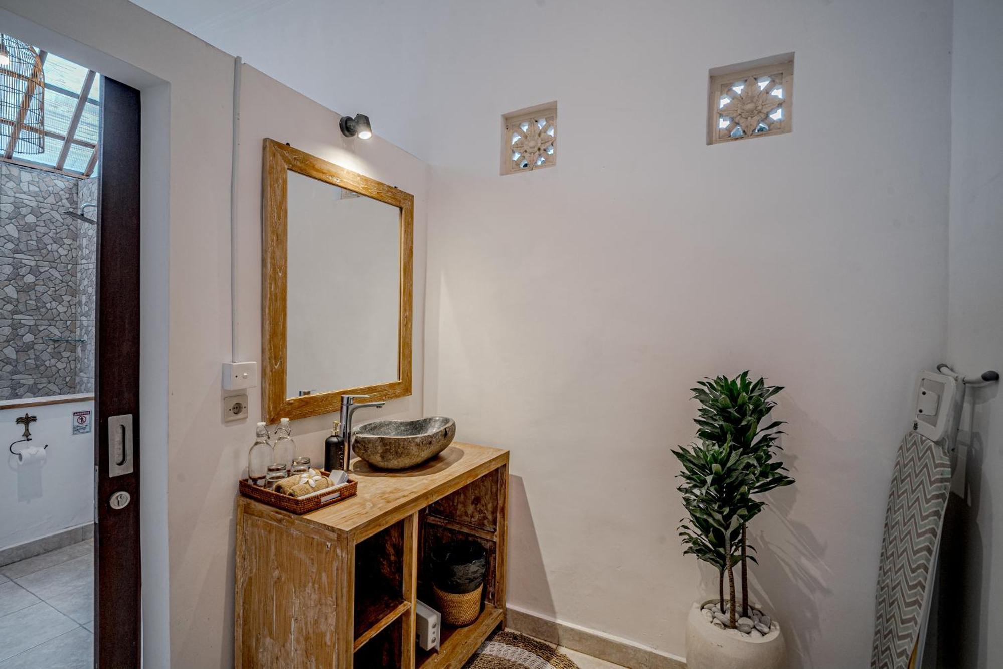 Deba 3 By Bali Solutions Pousada *
