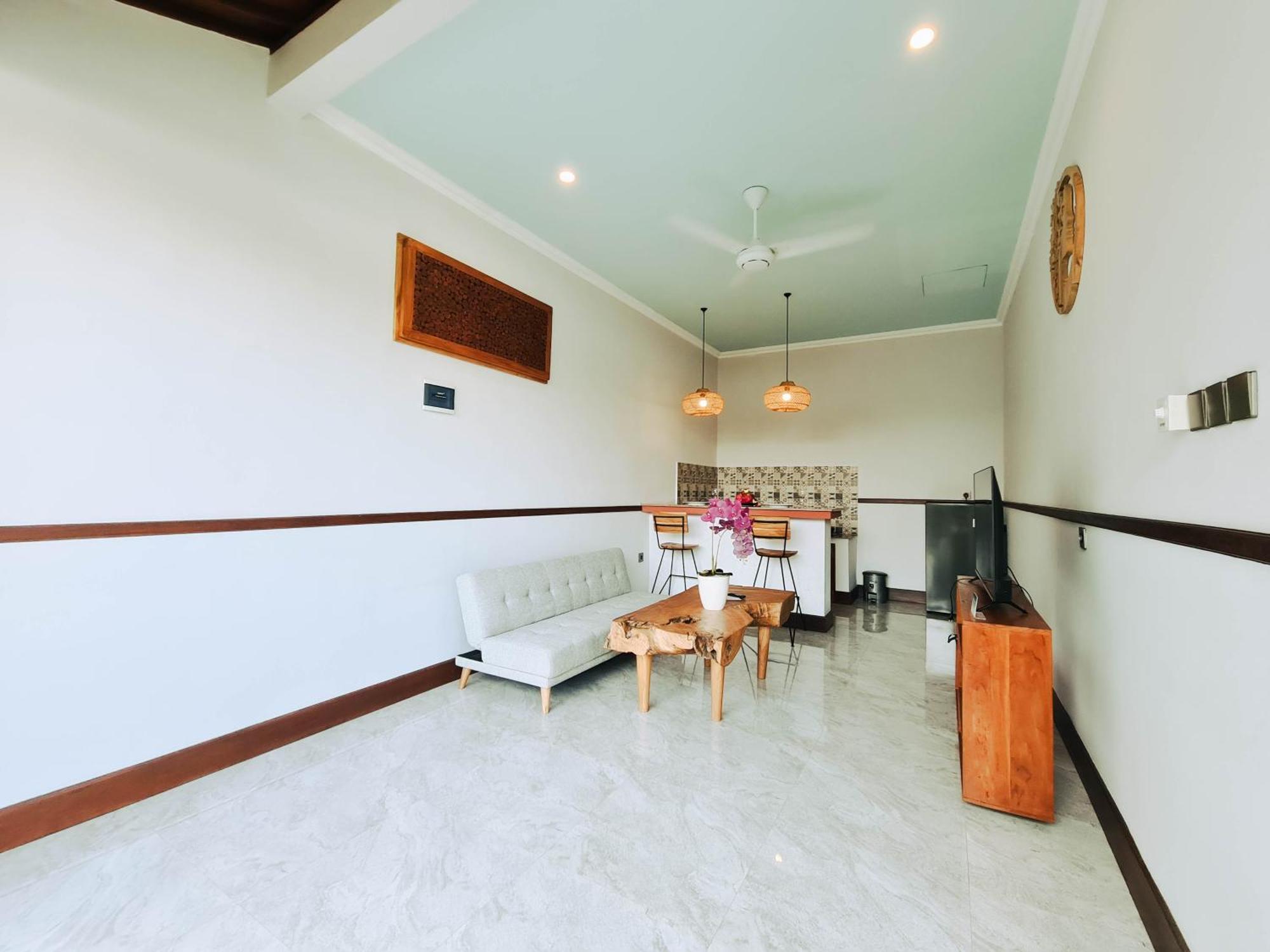 Villa Sejati - Petitenget *