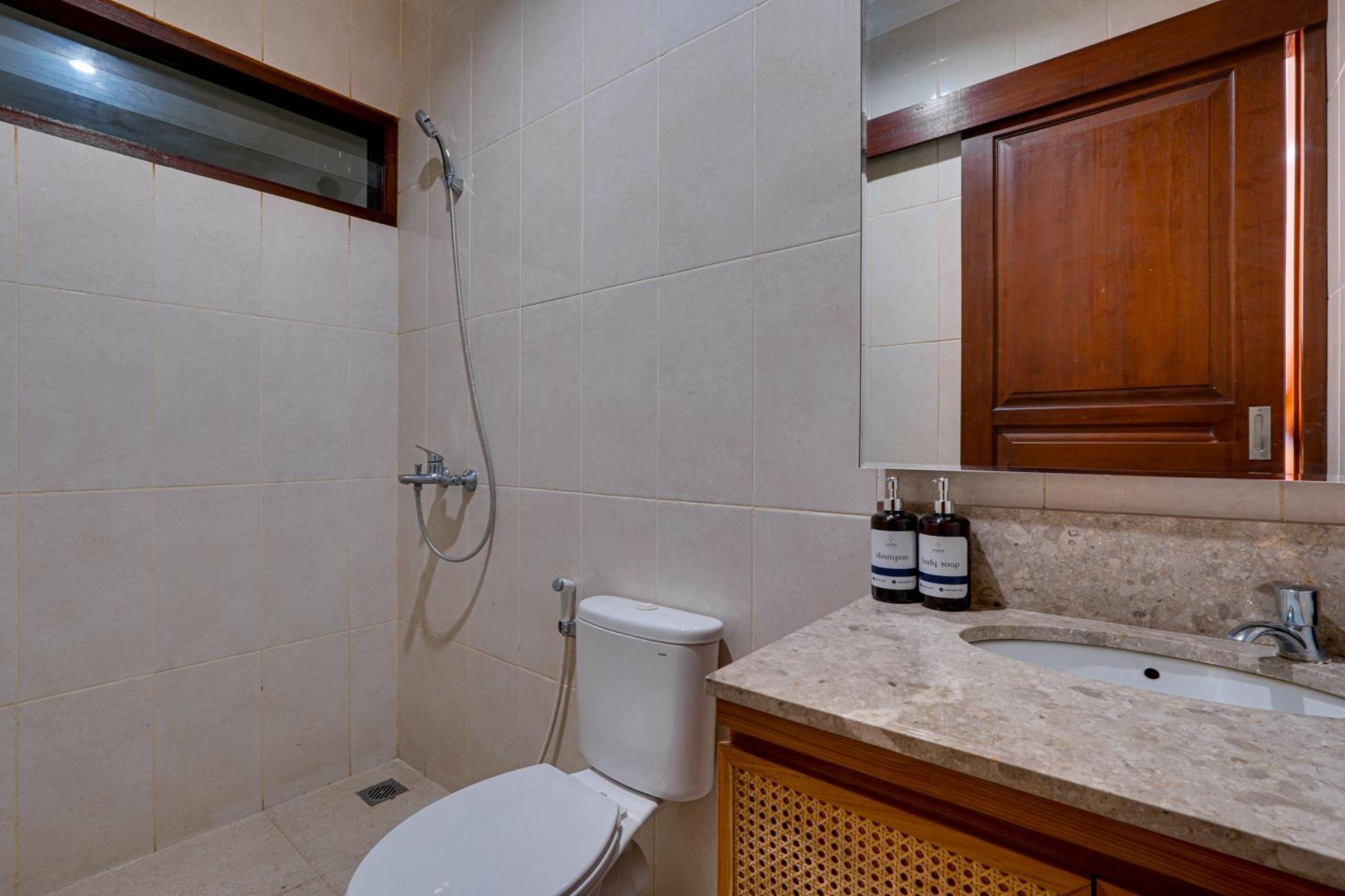 Villa Boswellia Near Double Six *