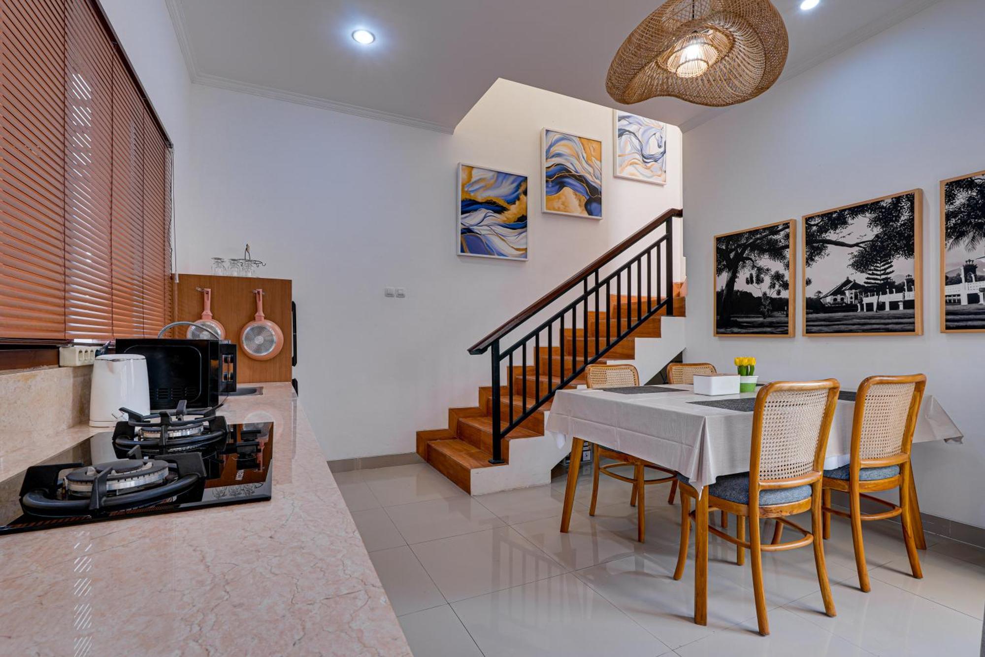 Villa Boswellia Near Double Six *