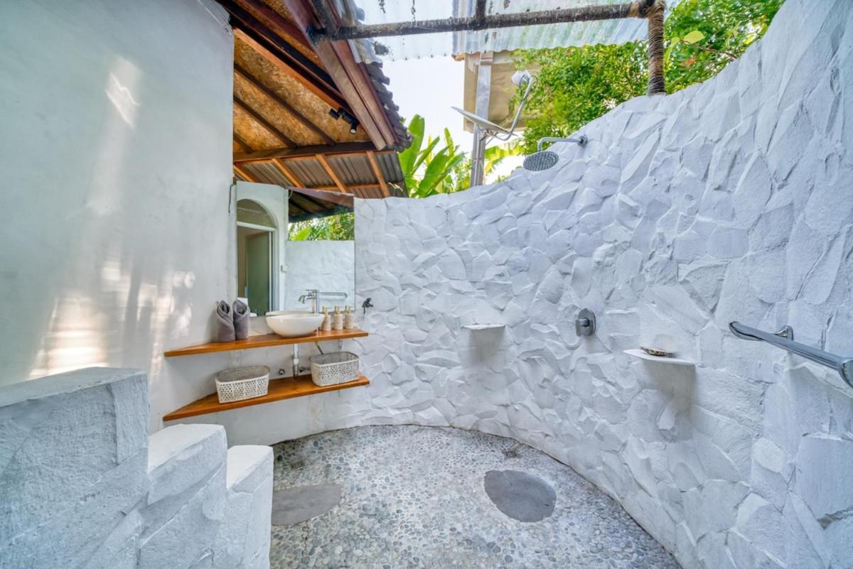Villa Sabi 2br In The Heart Of By Santi Management Seminyak (Bali)