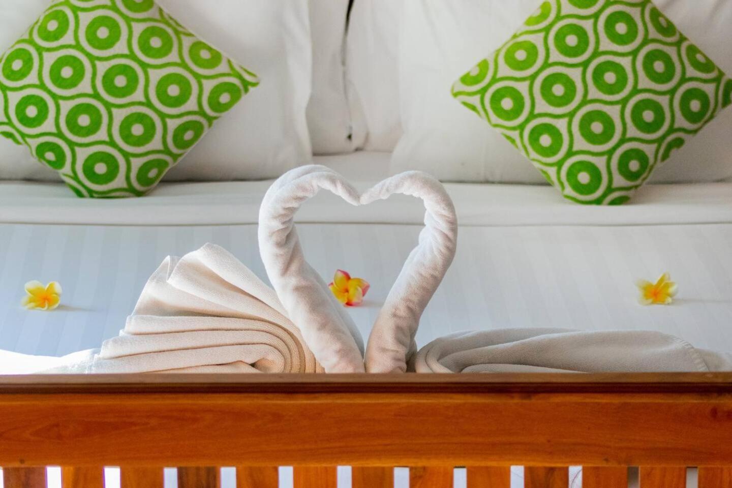 Heart Of Seminyak, 2br, Sleeps 4, Walk To Bintang Biệt thự