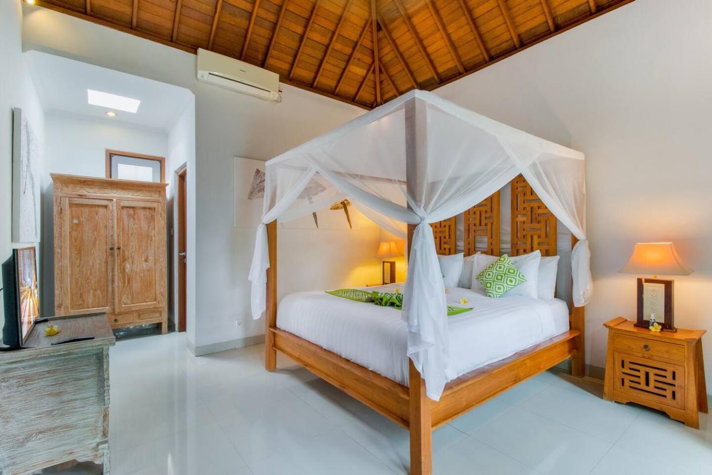 Heart Of Seminyak, 2br, Sleeps 4, Walk To Bintang