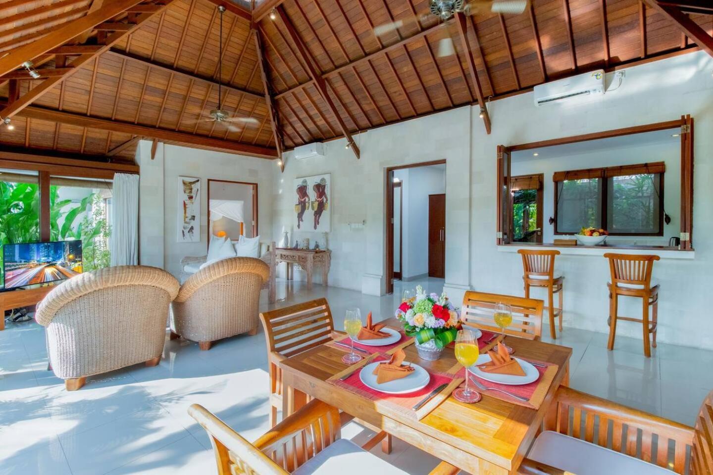 Biệt thự Heart Of Seminyak, 2br, Sleeps 4, Walk To Bintang *