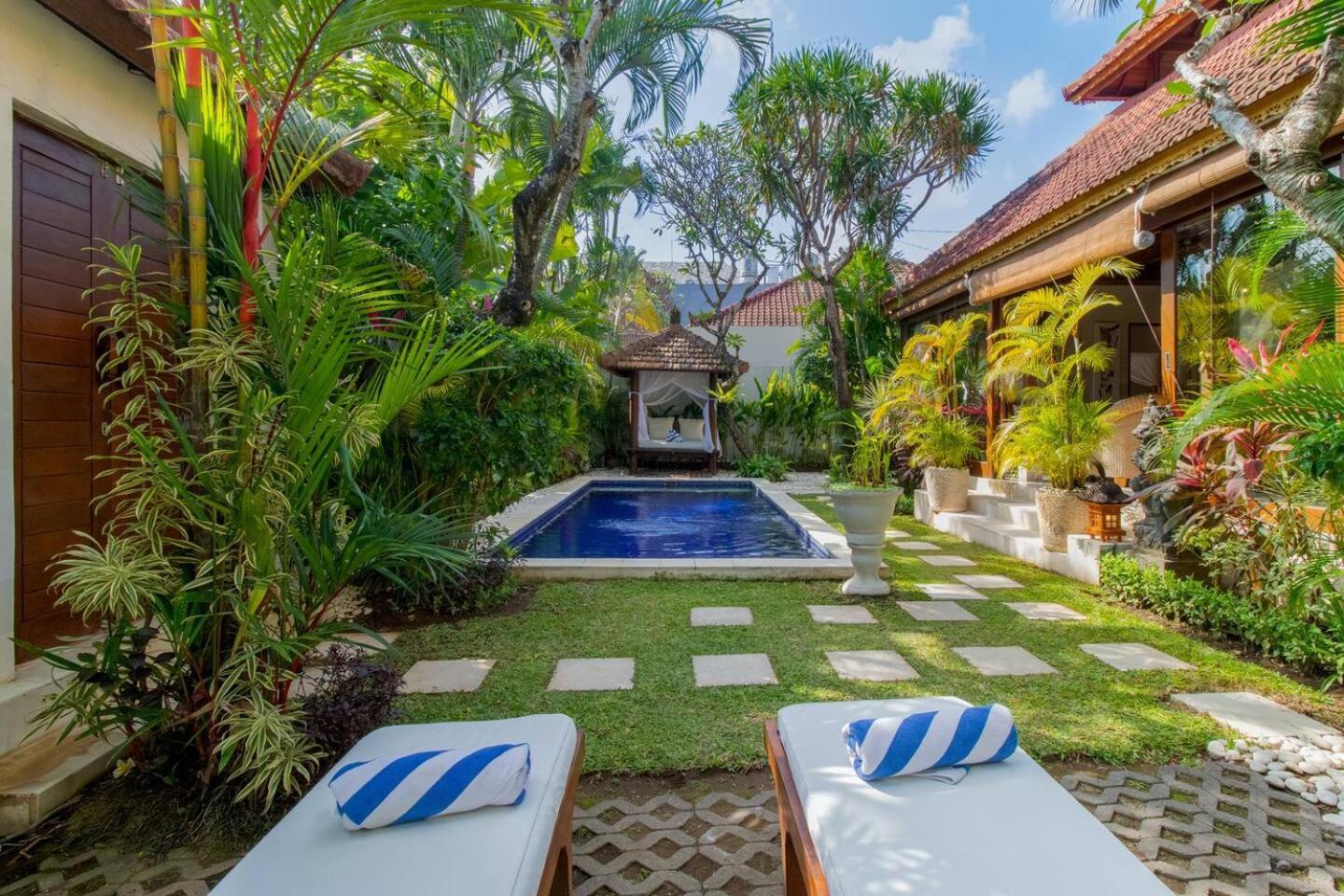Heart Of Seminyak, 2br, Sleeps 4, Walk To Bintang *