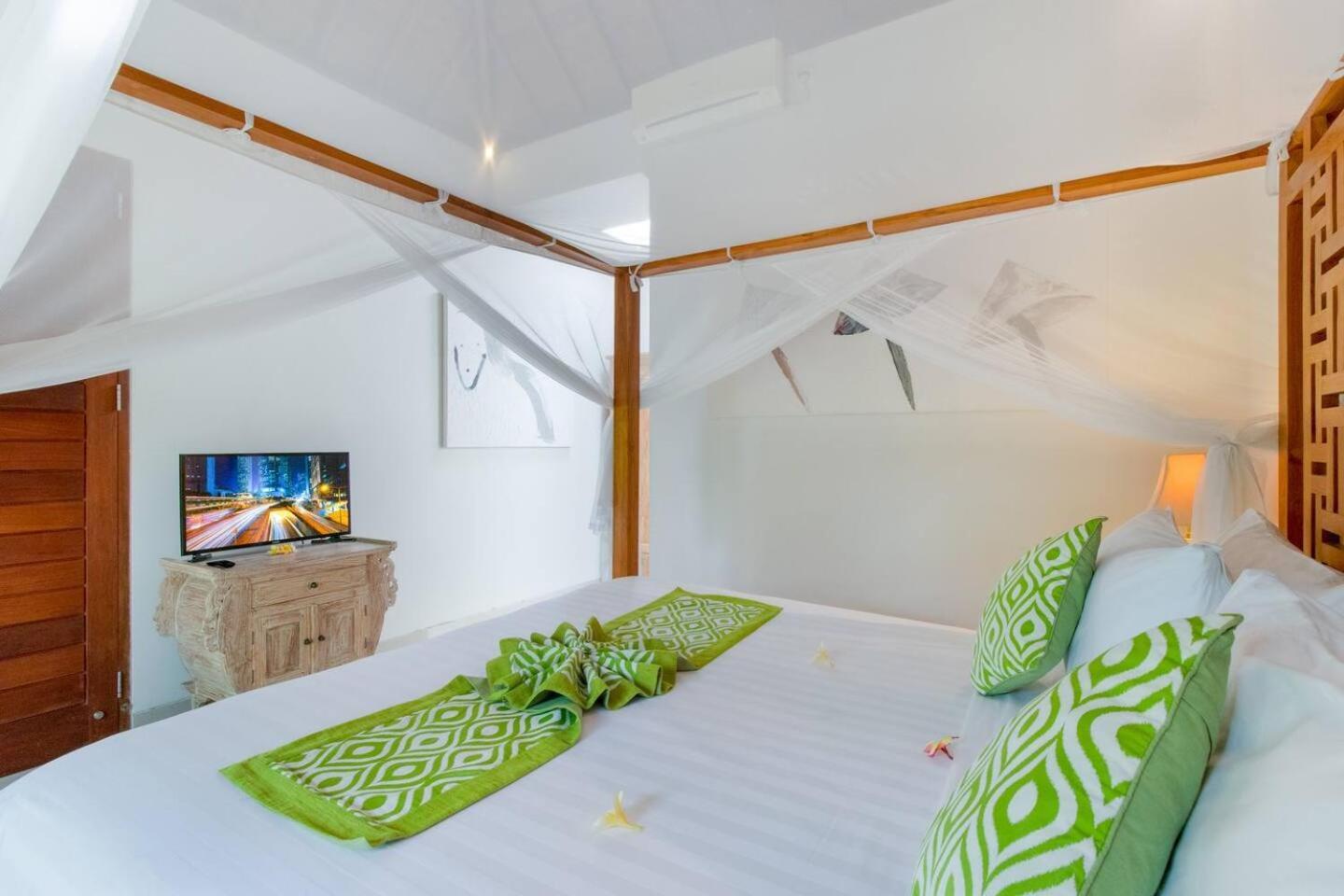 Heart Of Seminyak, 2br, Sleeps 4, Walk To Bintang *