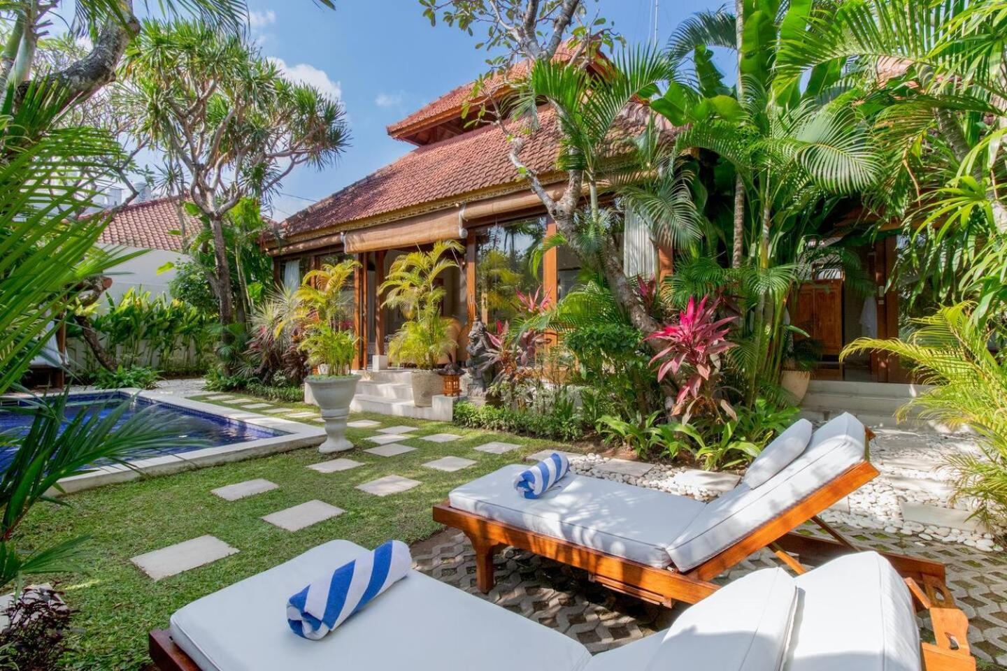 Heart Of Seminyak, 2br, Sleeps 4, Walk To Bintang Biệt thự Seminyak (Bali)